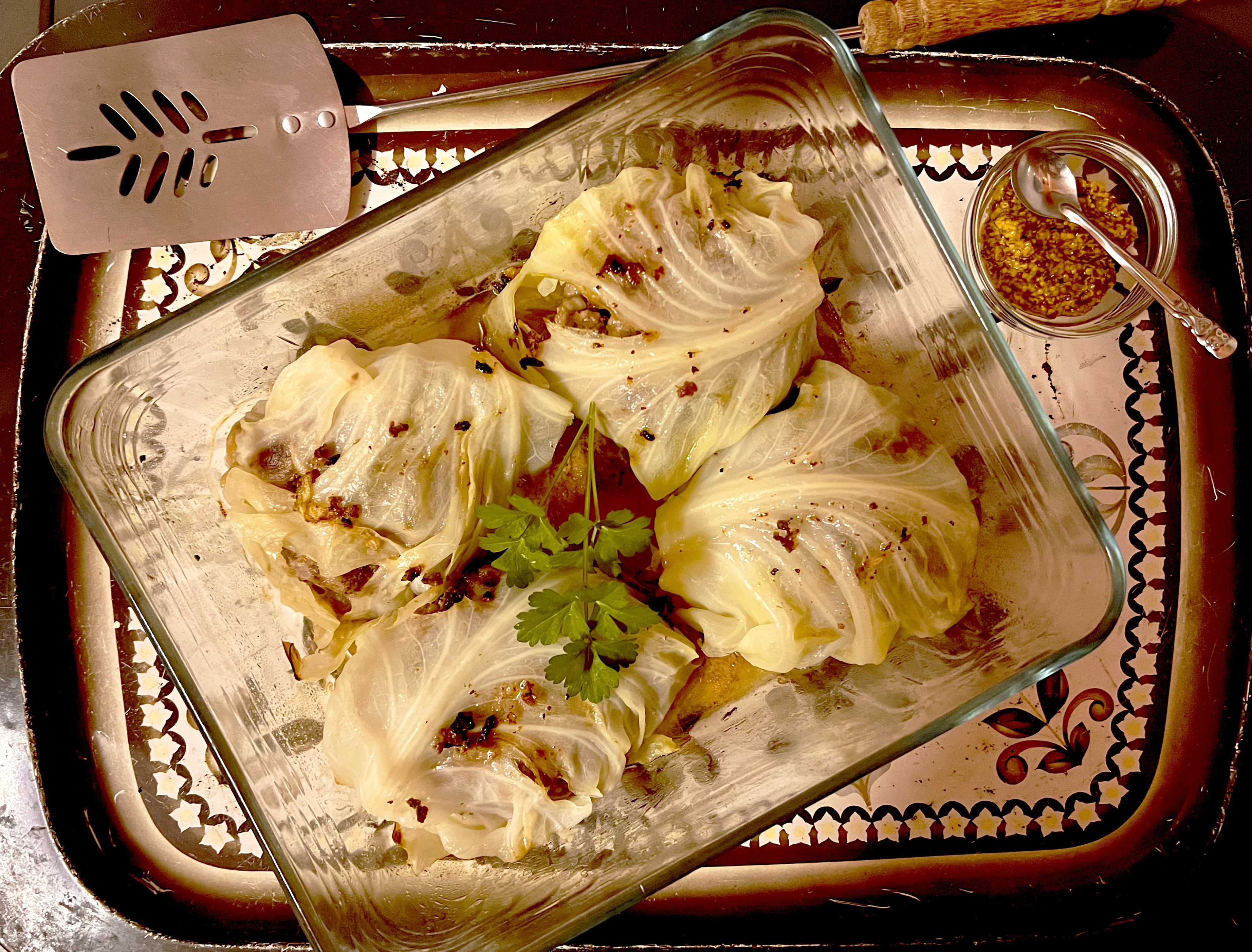 Ouma onder die kombers (meatballs in cabbage leaves)