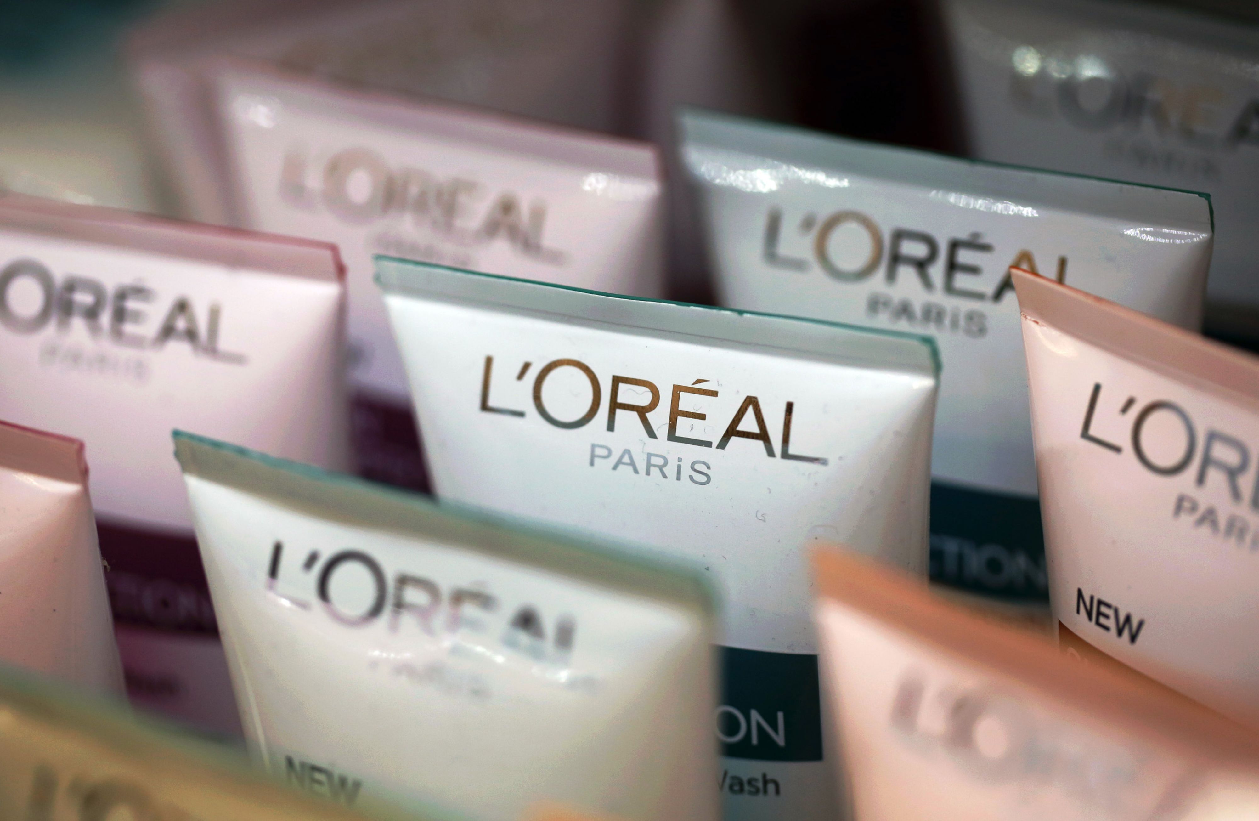 Nestle Will Trim Stake in LOreal to 20% With Share Sale