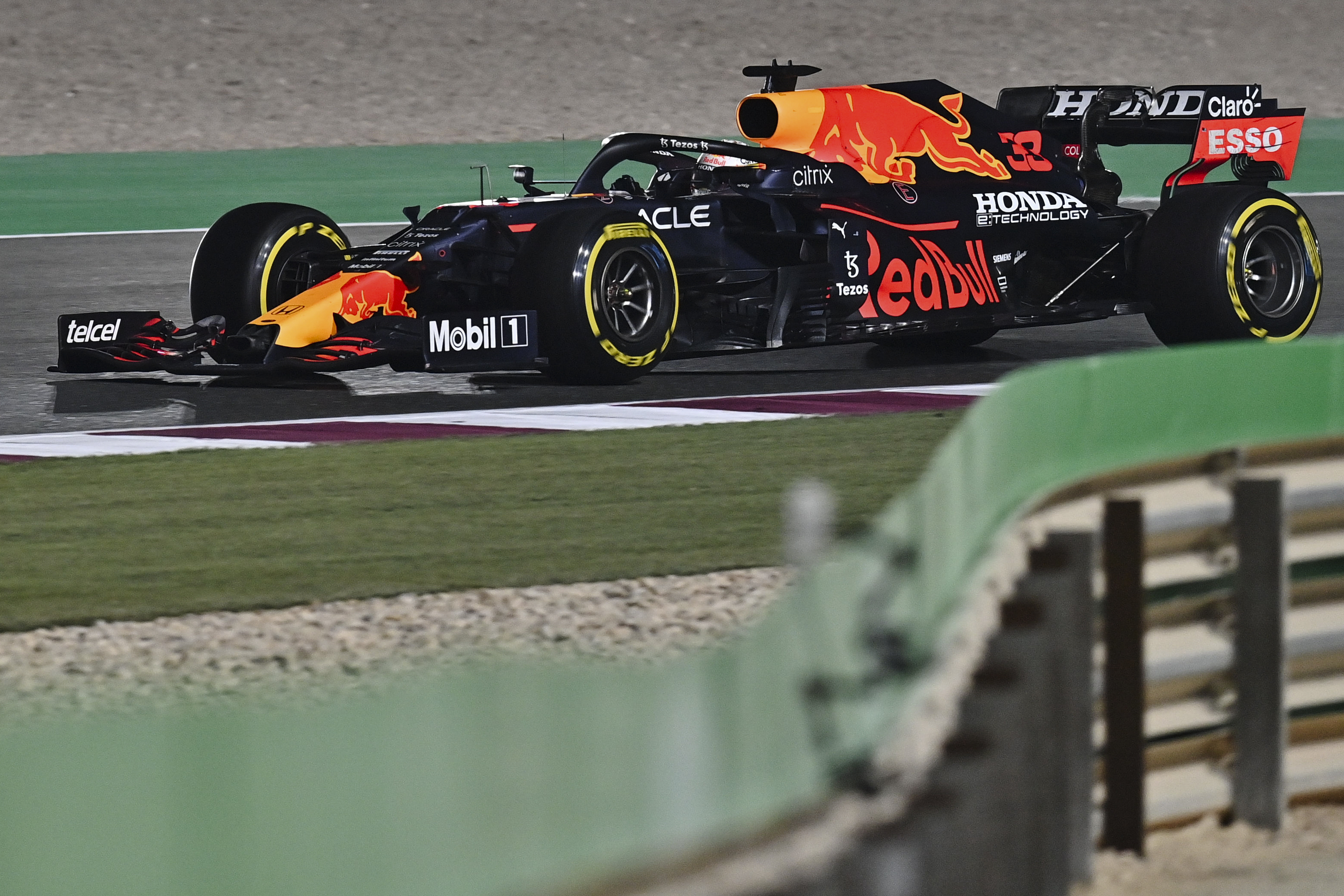 Down to the wire for Verstappen and Hamilton in epic 2021 Grand Prix battle