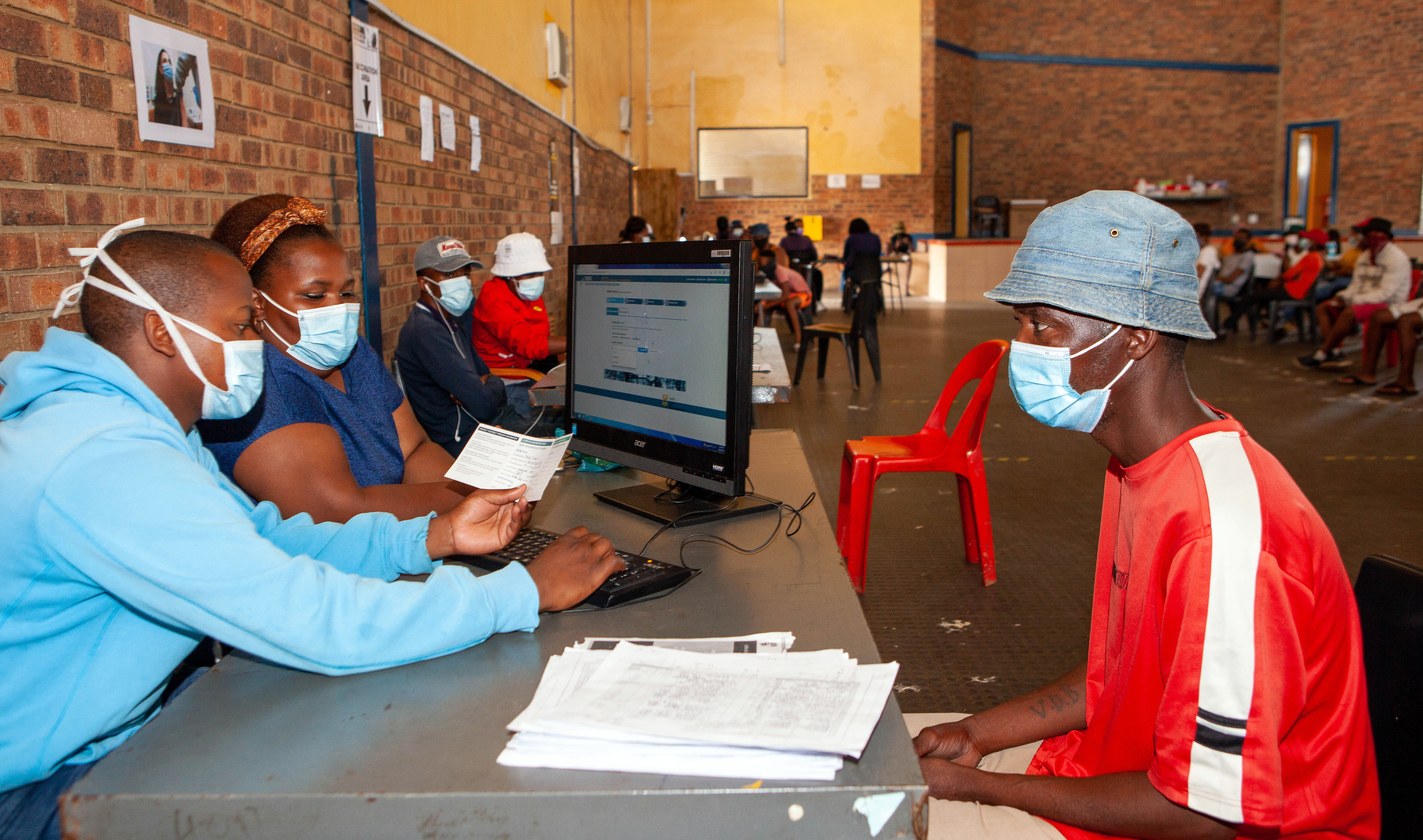 Israel gives fourth doses as EU warns against frequent boosters; South Africa records 5,668 new cases