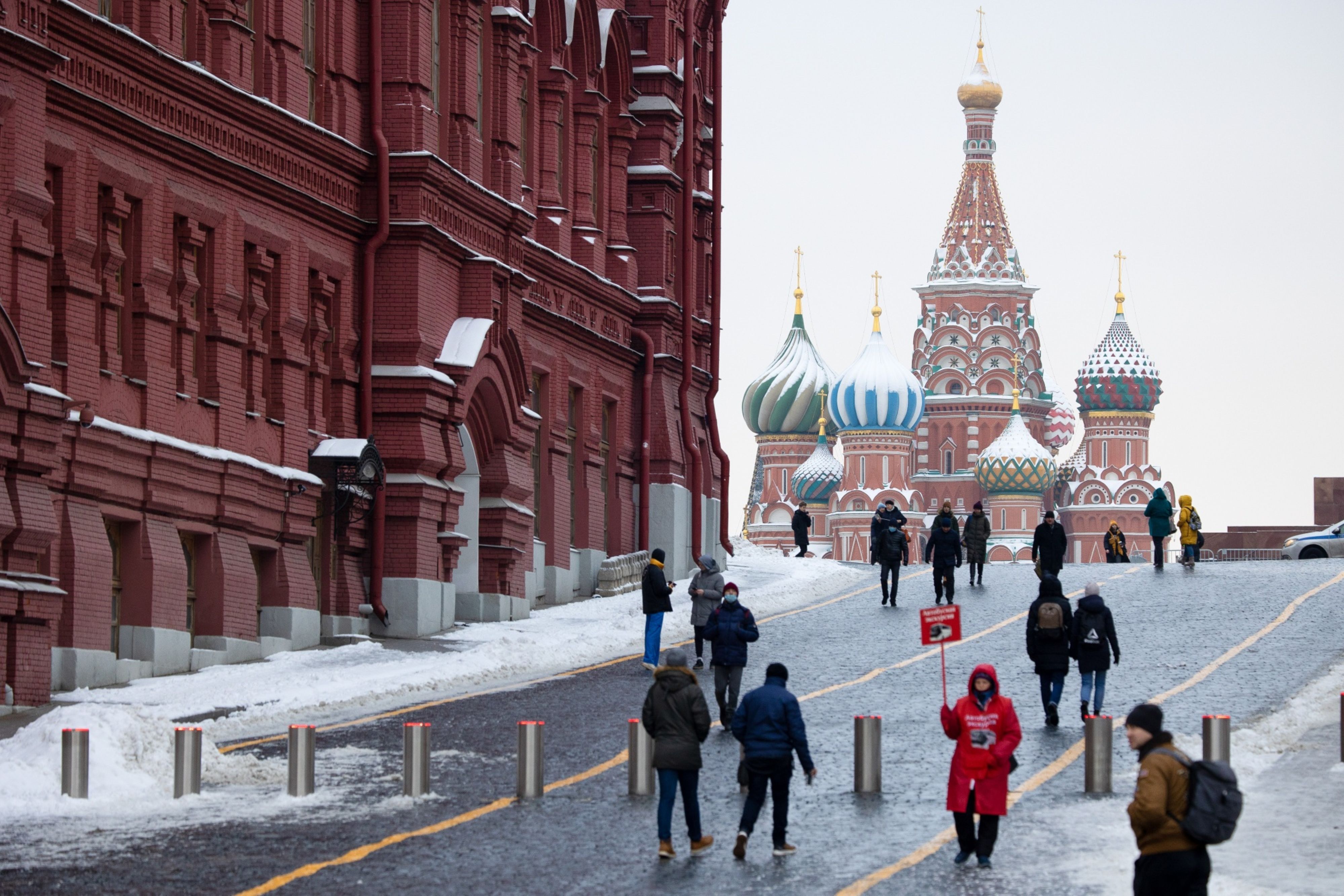 Currency Exchanges As Russian Markets Shake Off Sanctions Talk