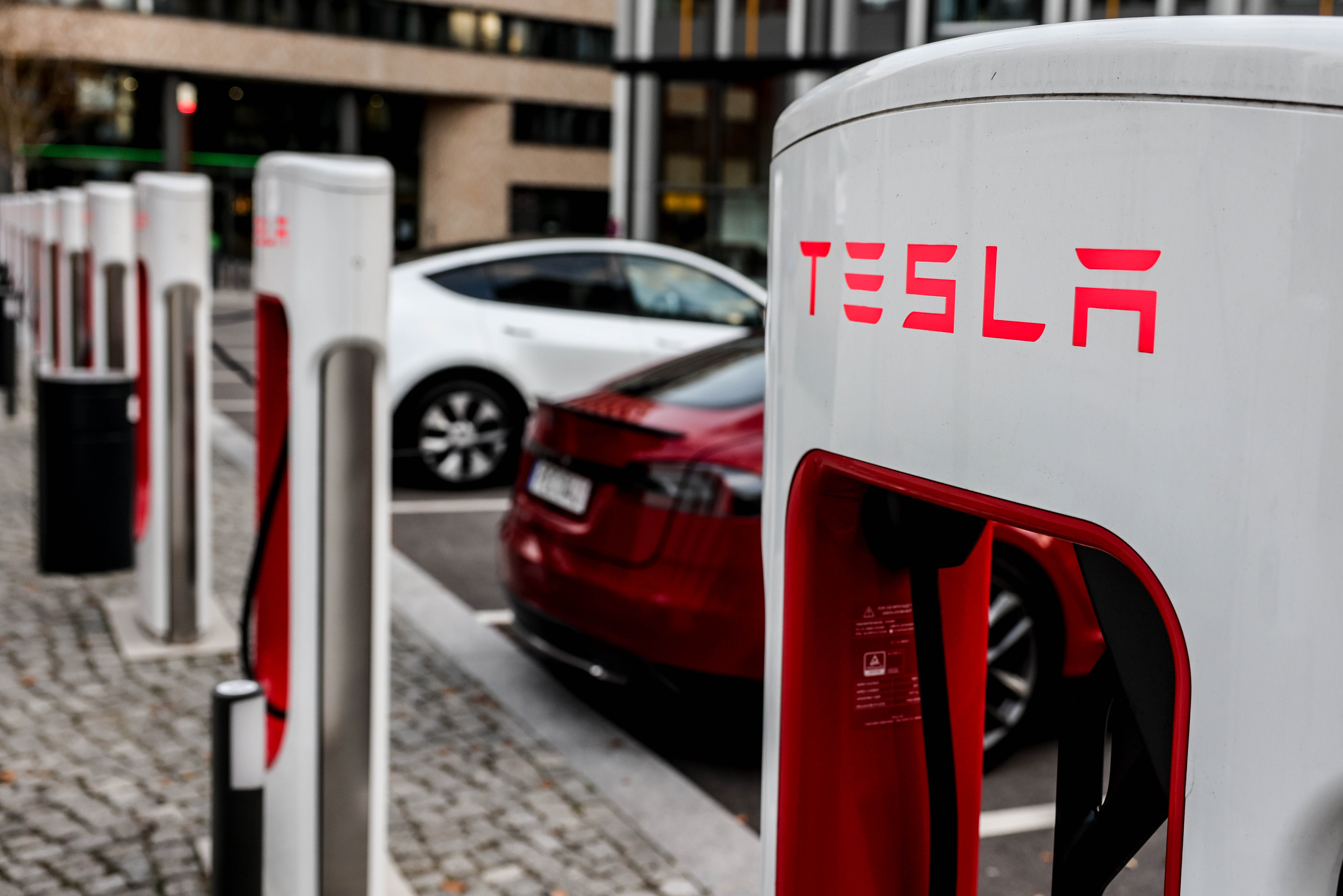 Tesla recalls 26,681 U.S. vehicles over windshield defrosting software