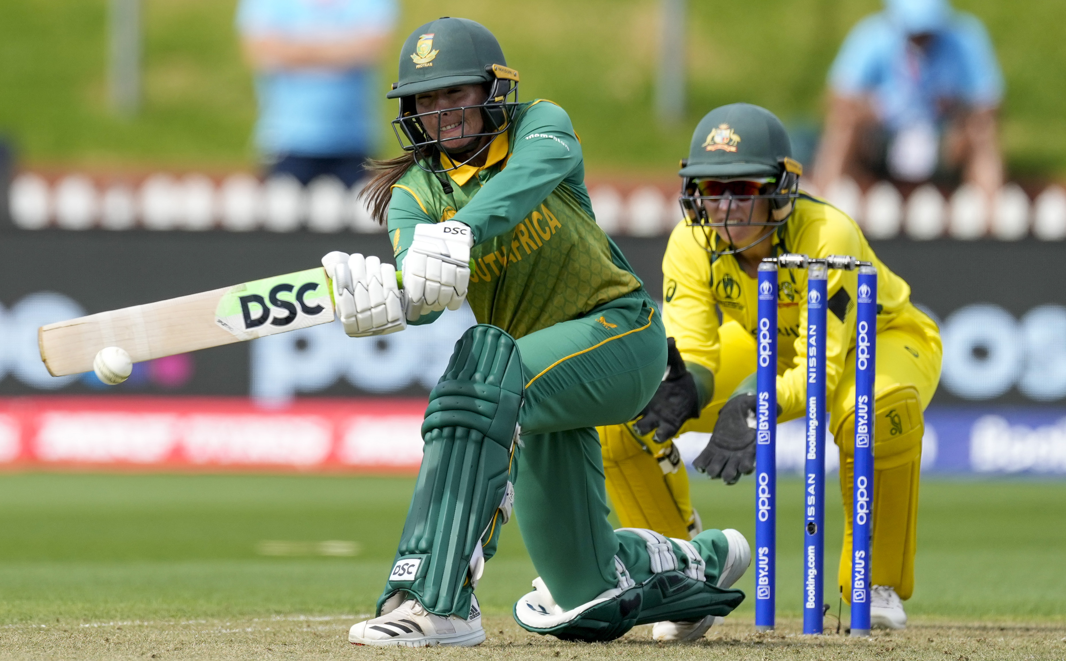 England’s roses hope to be a thorn in the Proteas women’s side