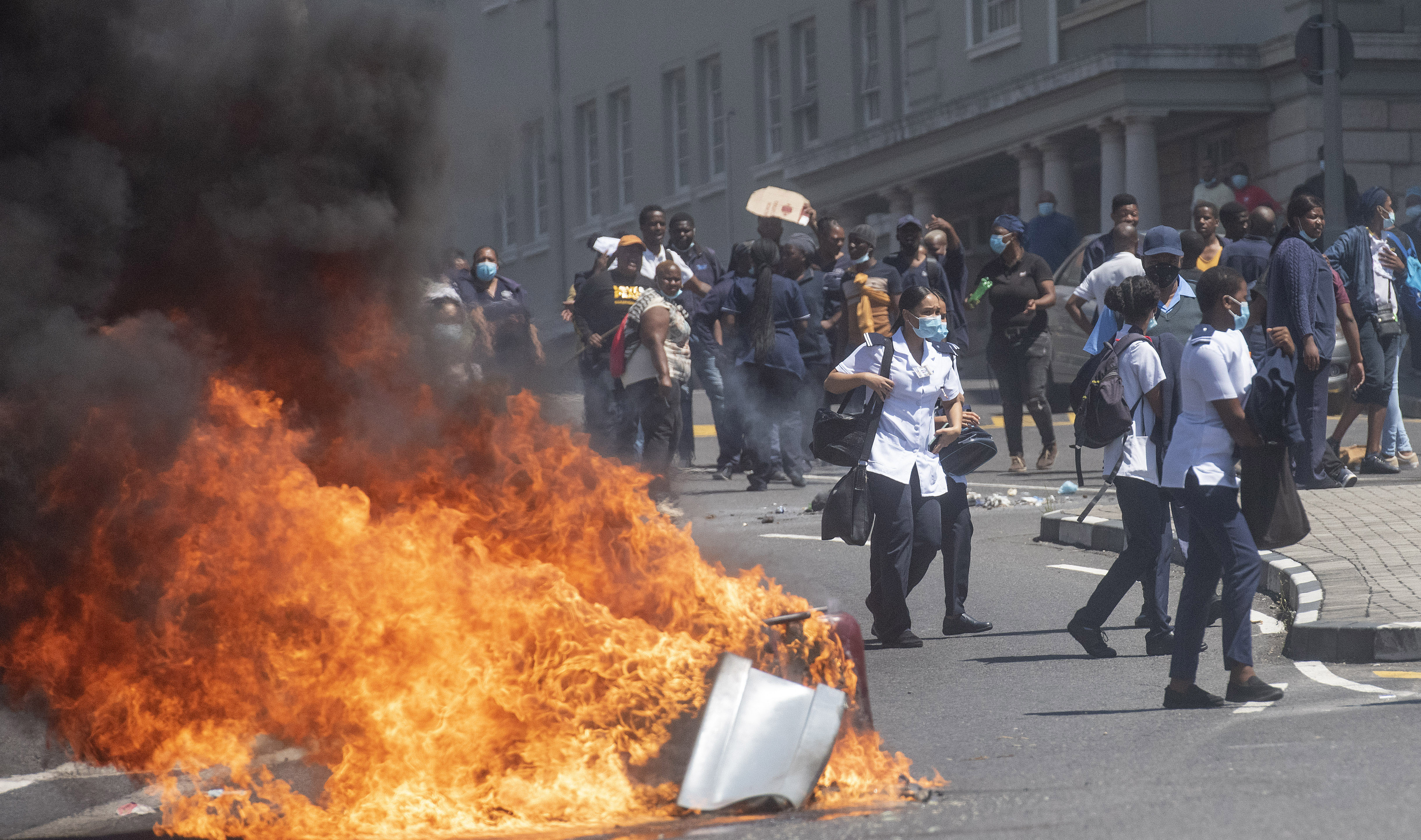 Hospital porters block entrance to Groote Schuur during EFF-supported fiery protest