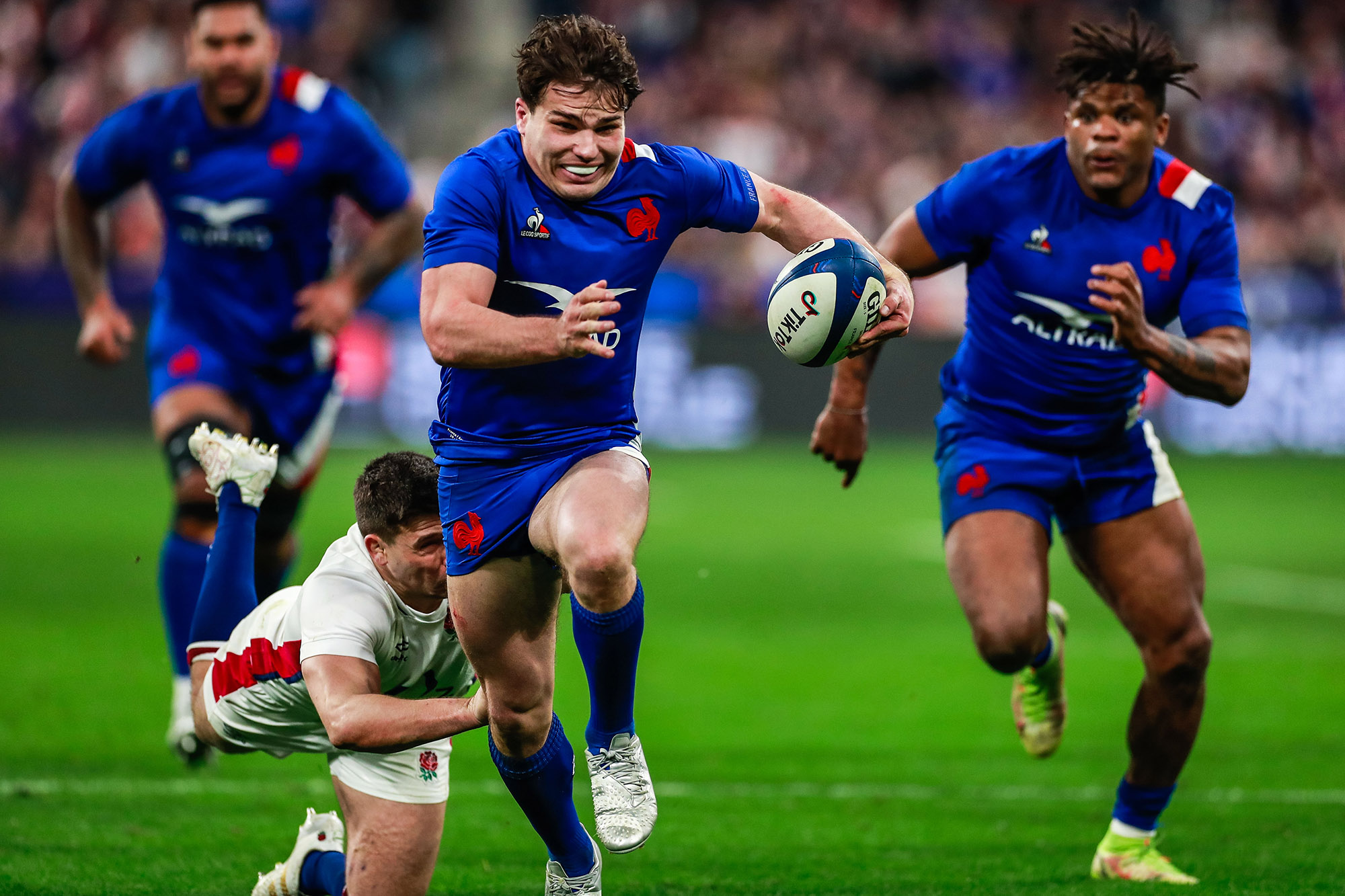 Billionaire ‘scaffolding king’ guilty of bribing rugby boss