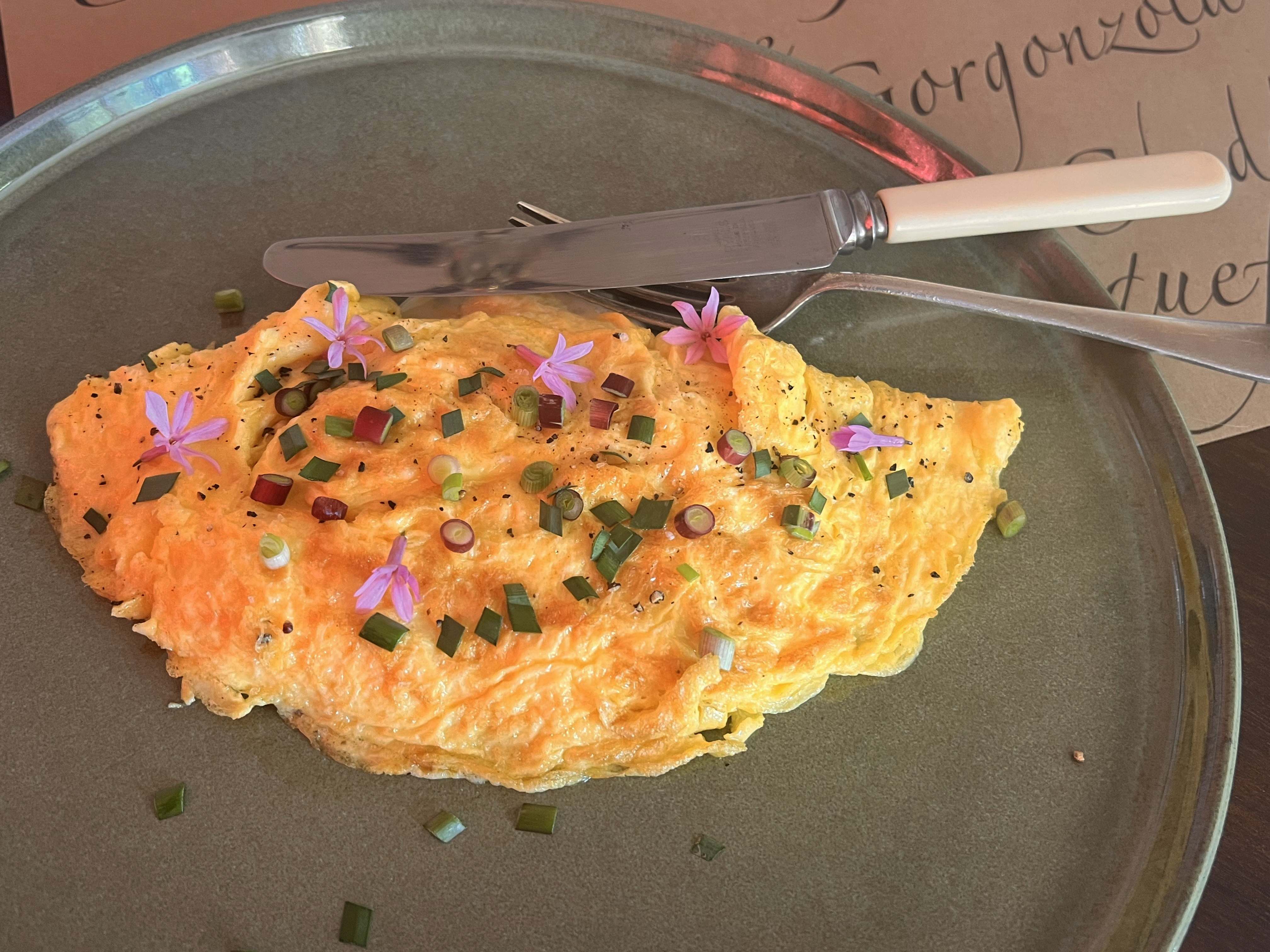 Lekker Brekker Monday: Gorgonzola and chive omelette