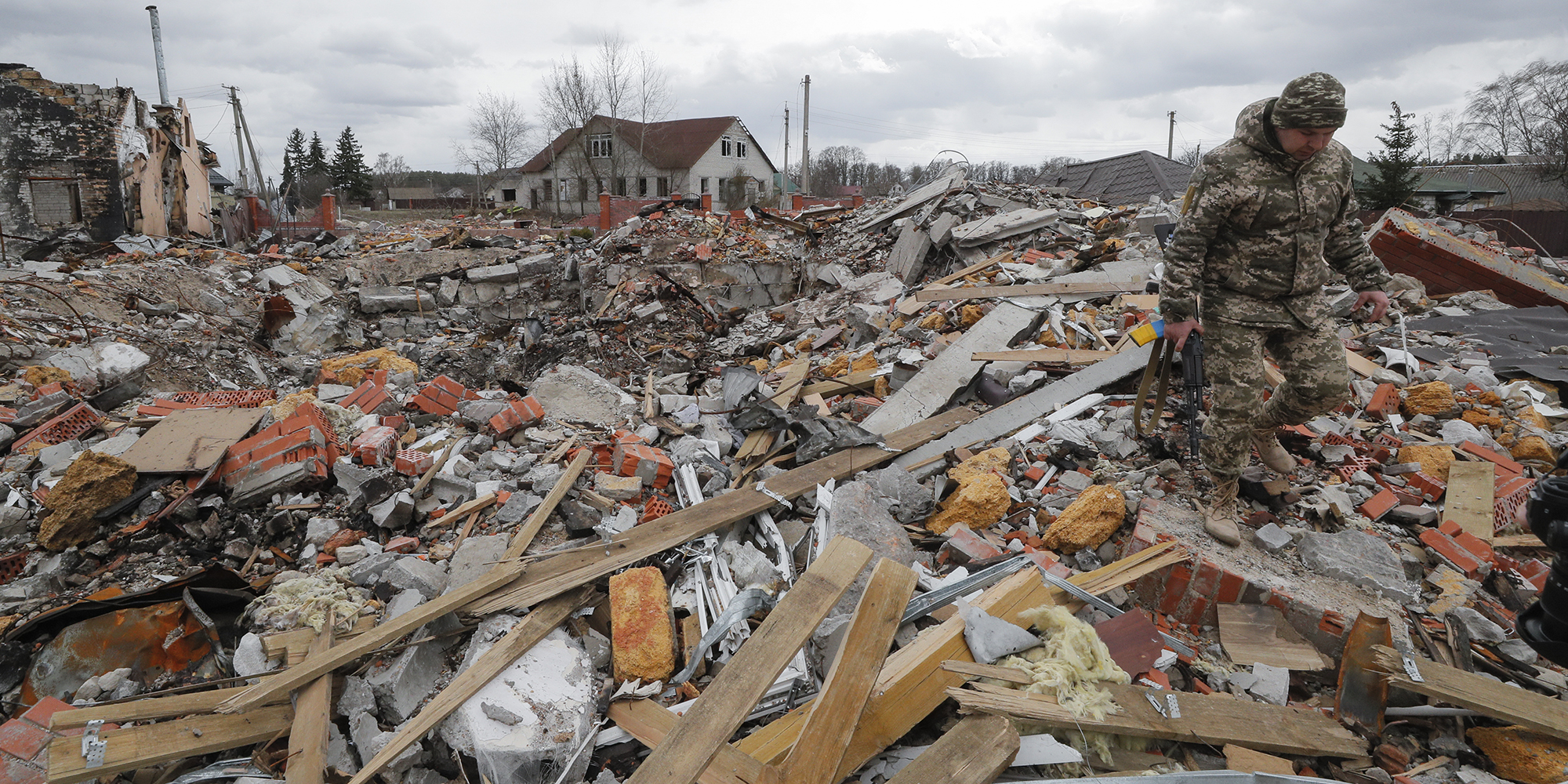 Putin says talks with Kyiv at dead end; Zelensky calls for more sanctions