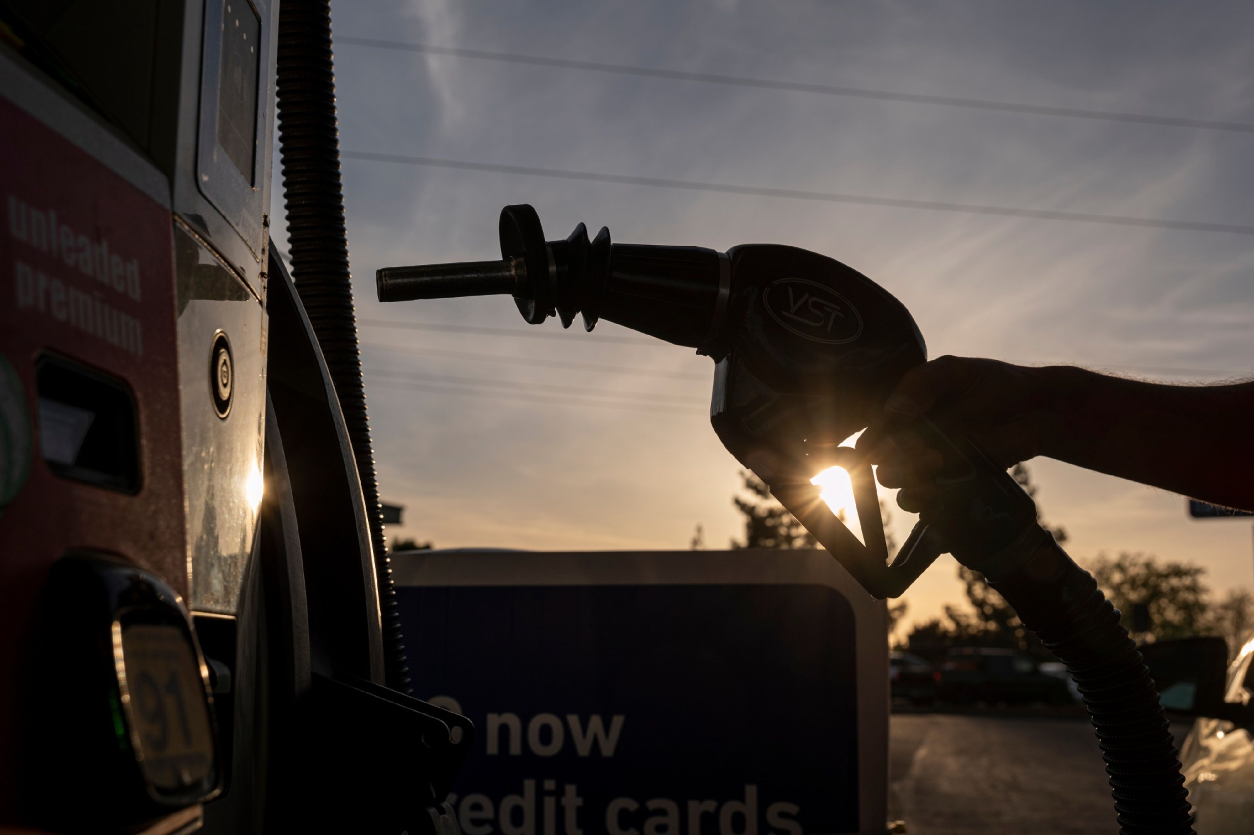 U.S. Gasoline Demand Drops for Third-Straight Week