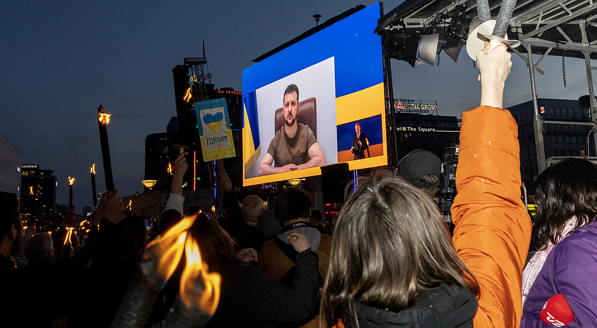 G7 leaders pledge to ban Russian oil imports; Zelensky marks Day of Remembrance in video