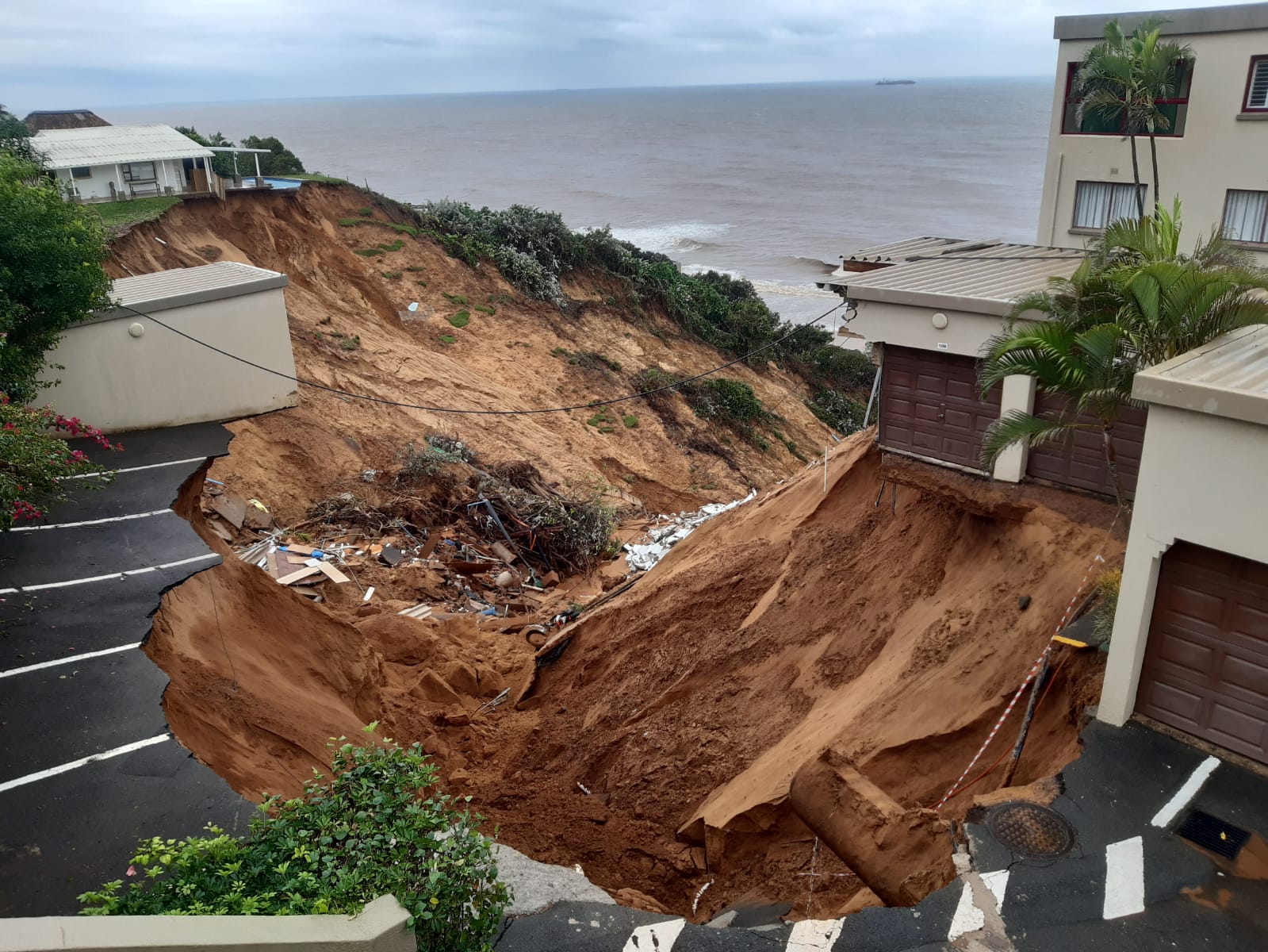 Umdloti flats collapse — ‘At first it sounded like thunder, but then…’