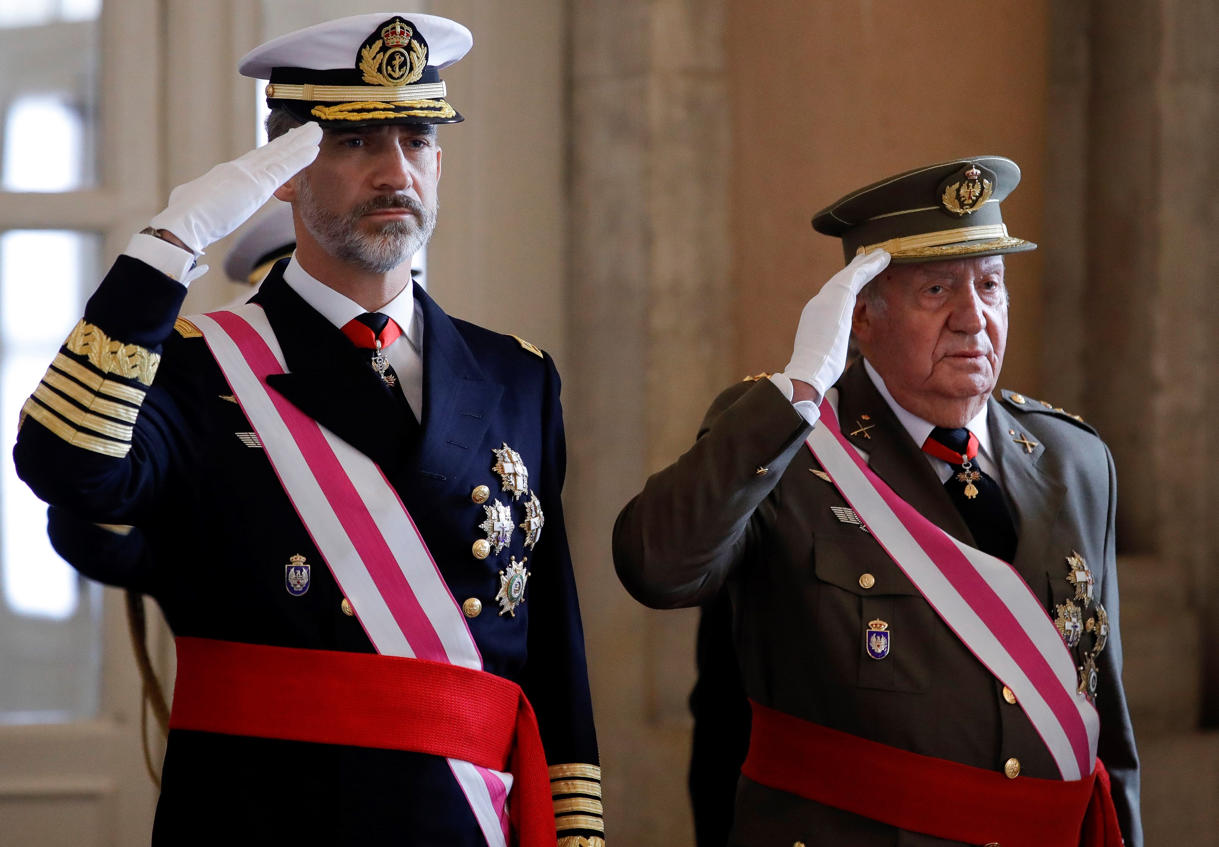 Spanish Emeritus King announces decision to move outside of Spain