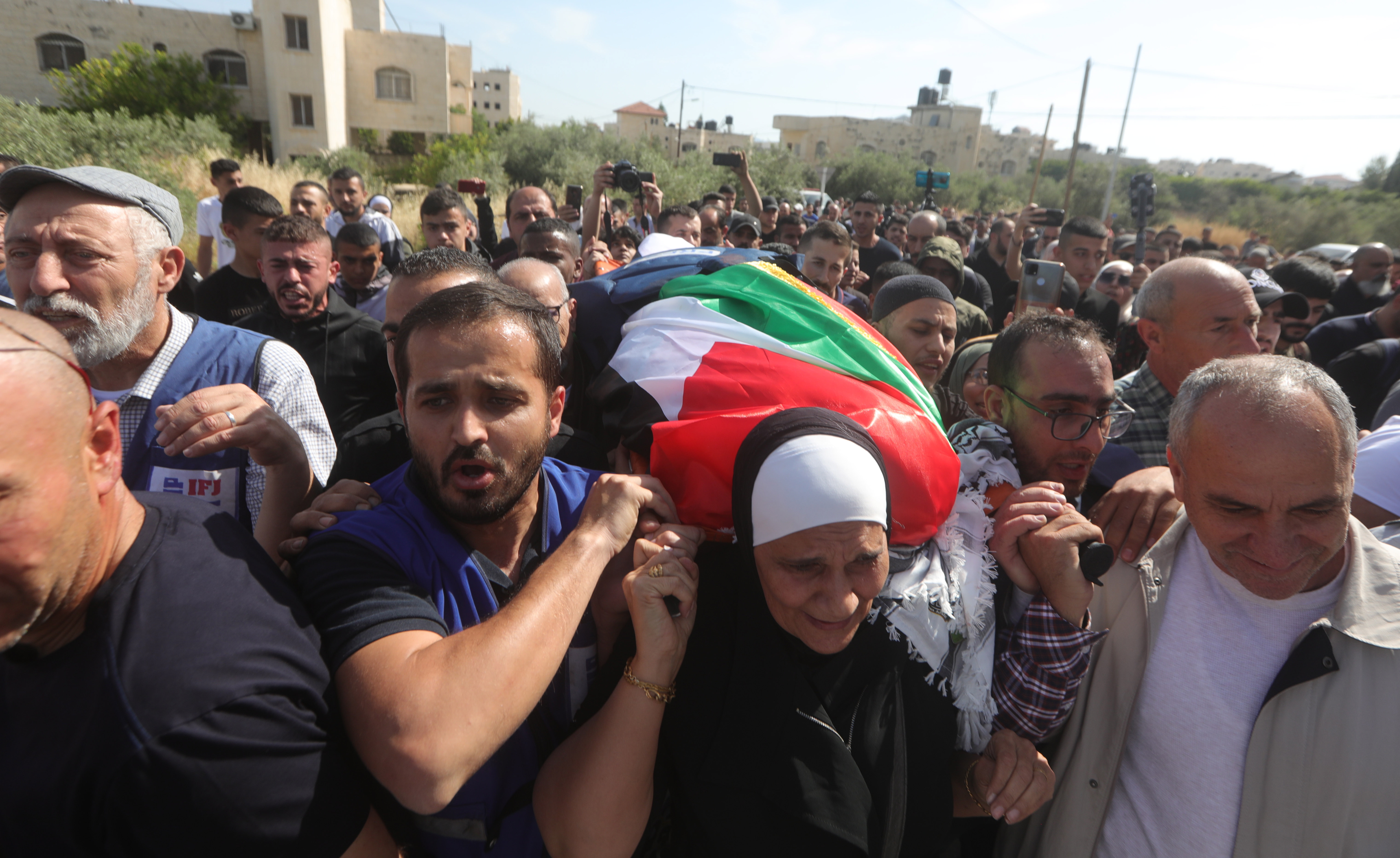 Palestinian journalists mourn Abu Akleh