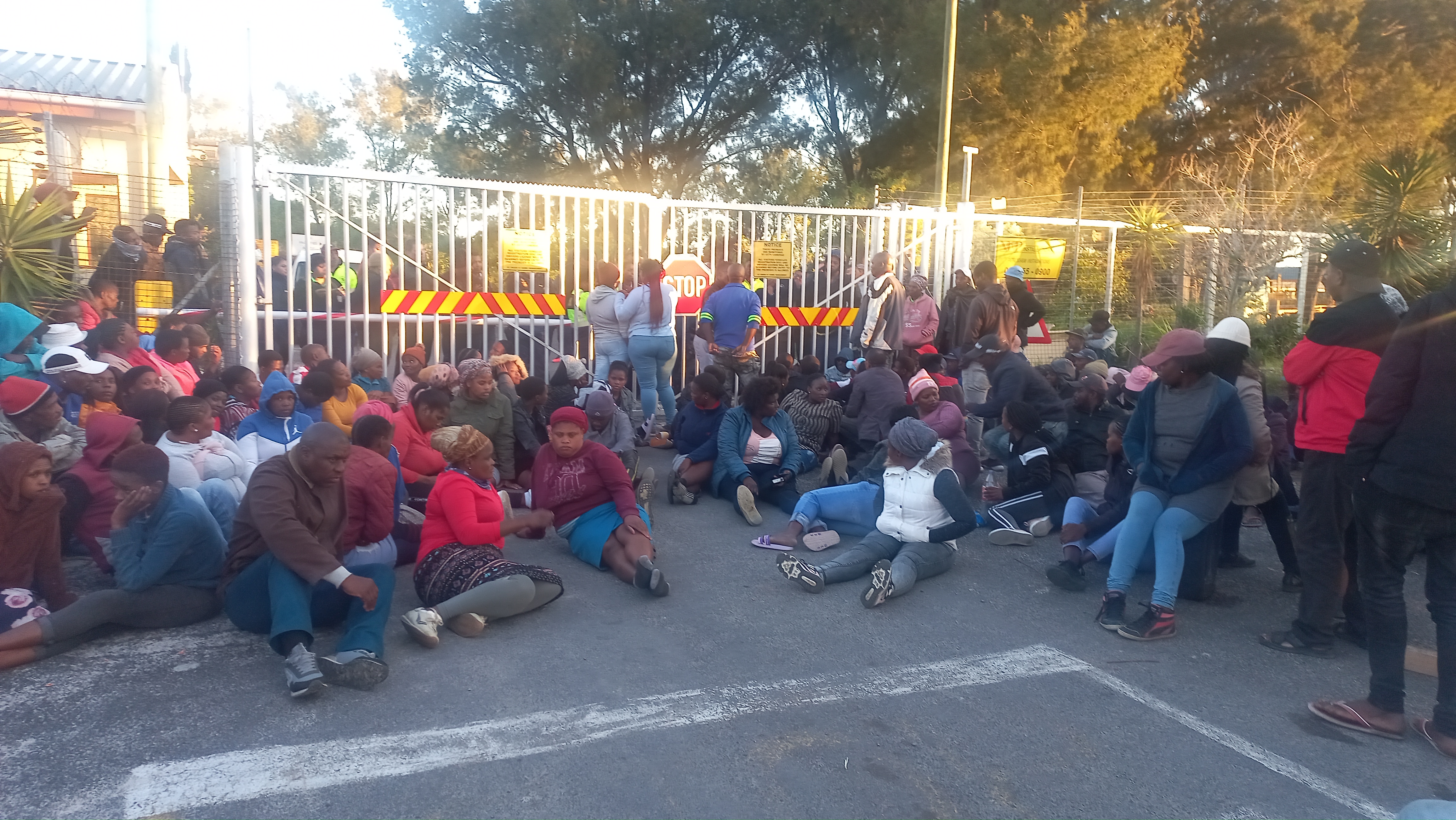 Police fire rubber bullets to disperse protesting occupiers of Driftsands Nature Reserve