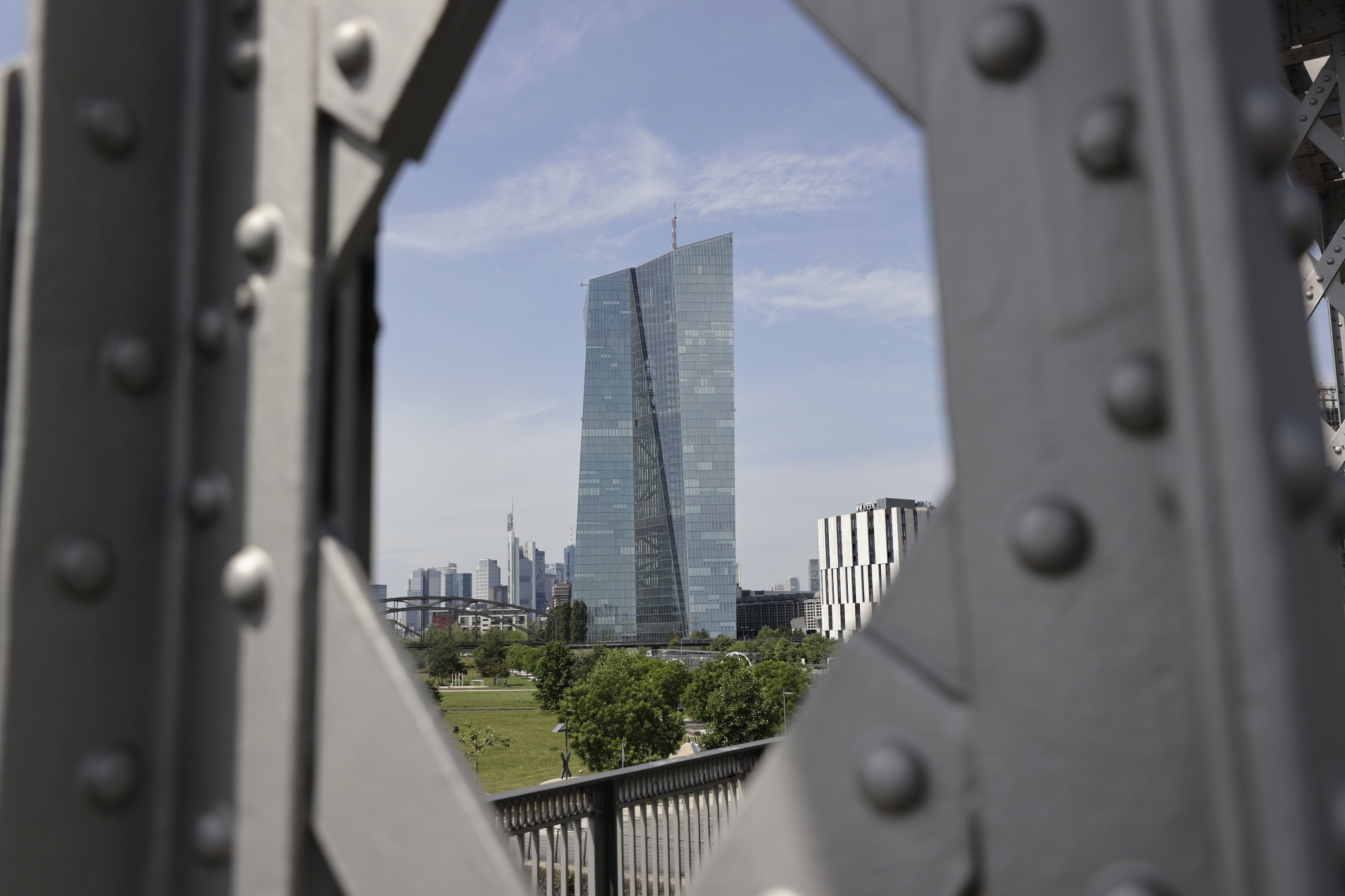 European Central Bank as Lagarde's Colleagues Divided Over Strategy