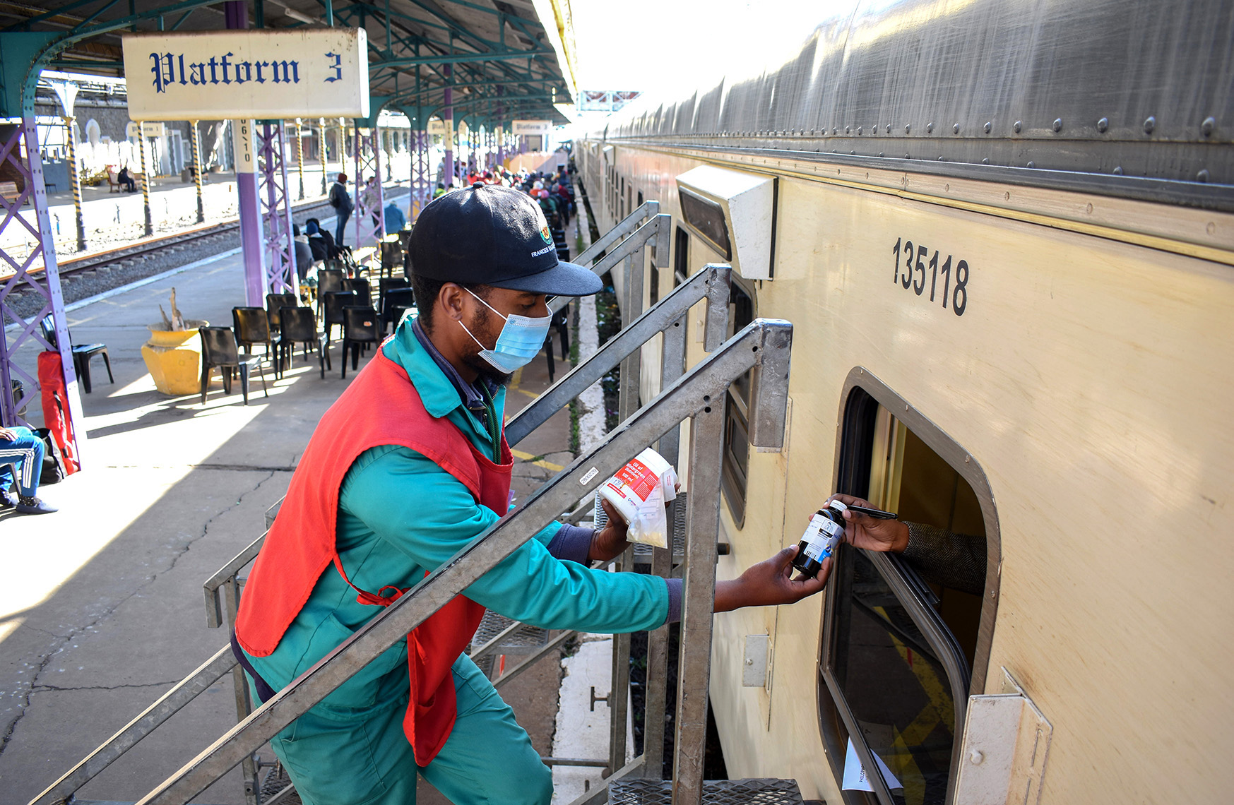 Phelophepa train brings hope and health to Northern Cape