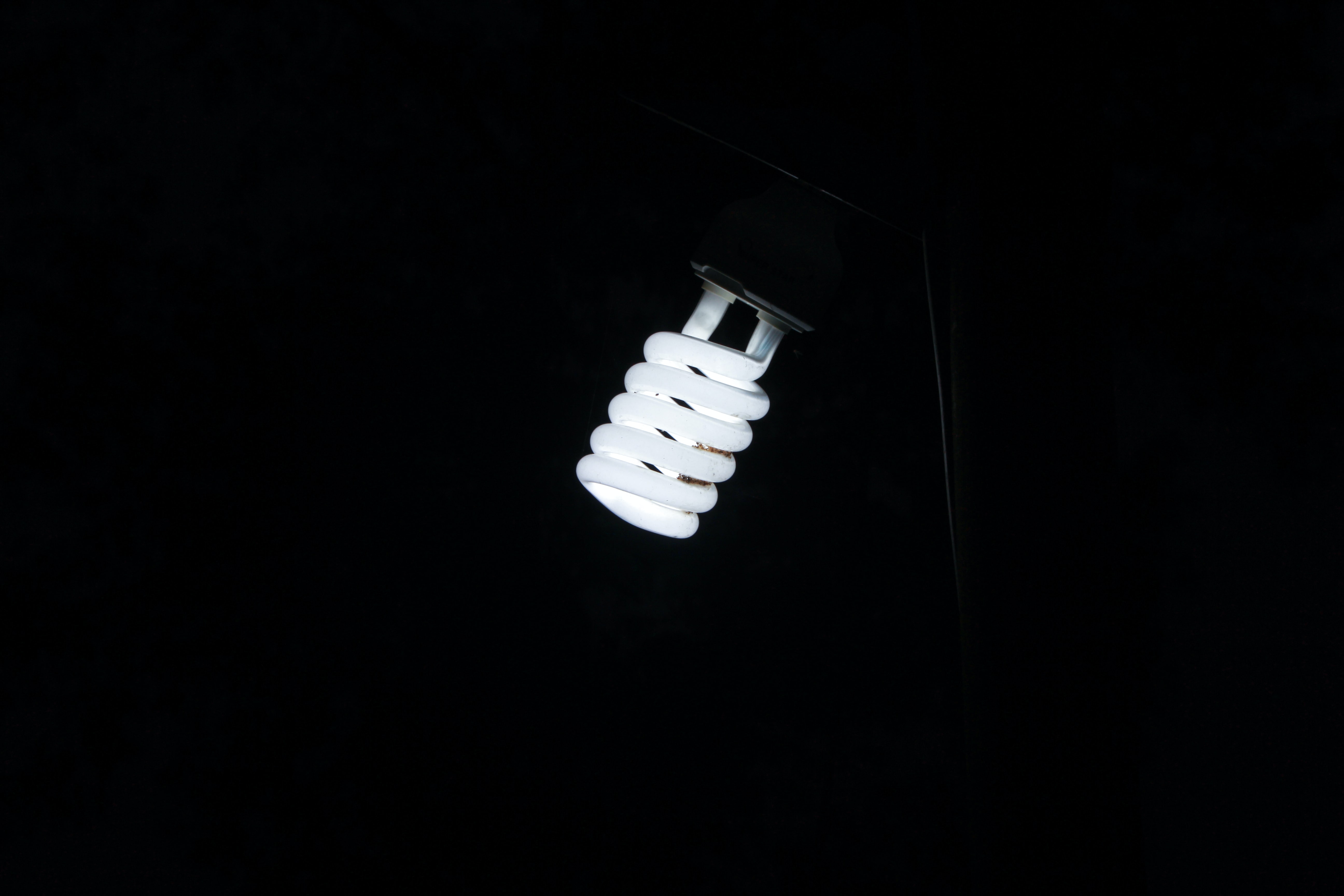 Load shedding 101 – what to consider when buying LED emergency bulbs for your home