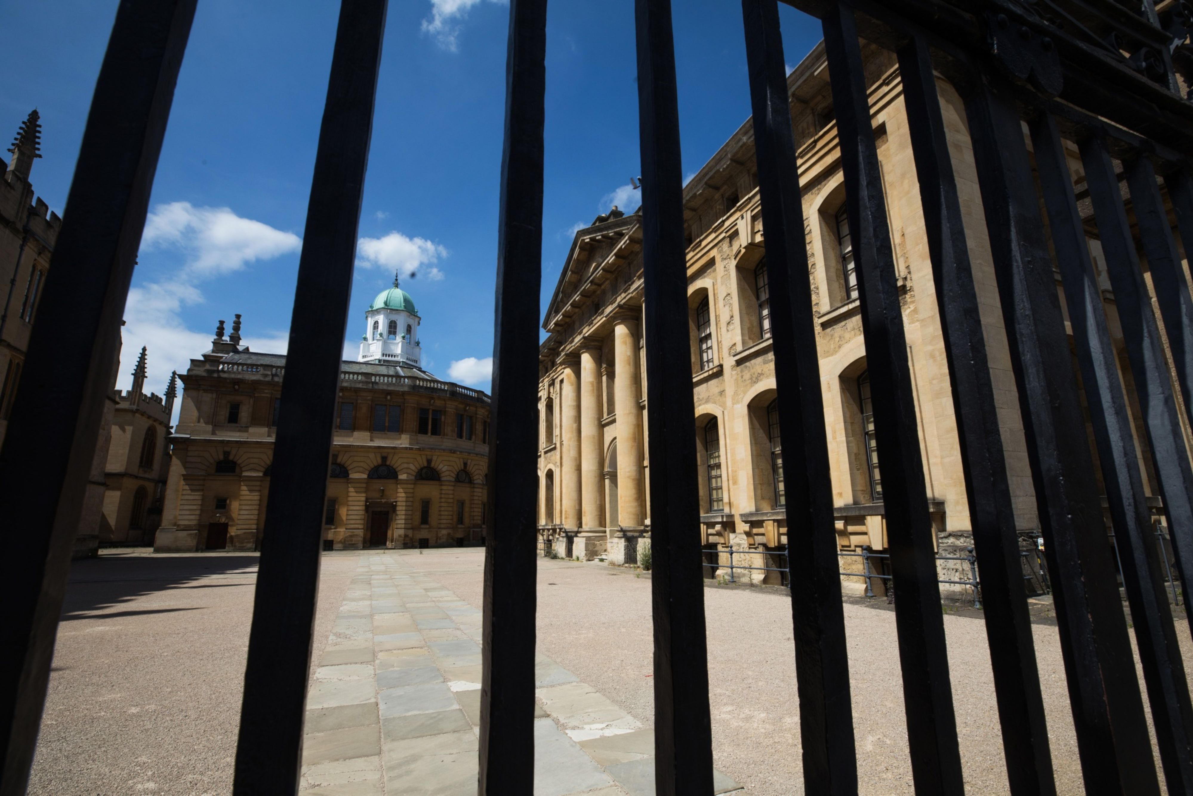 Virus Retail Woes In University City of Oxford