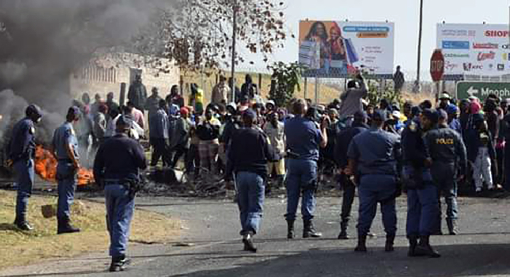 There’s no political interference here, insist KZN Mpophomeni locals protesting over power cuts and meter audits