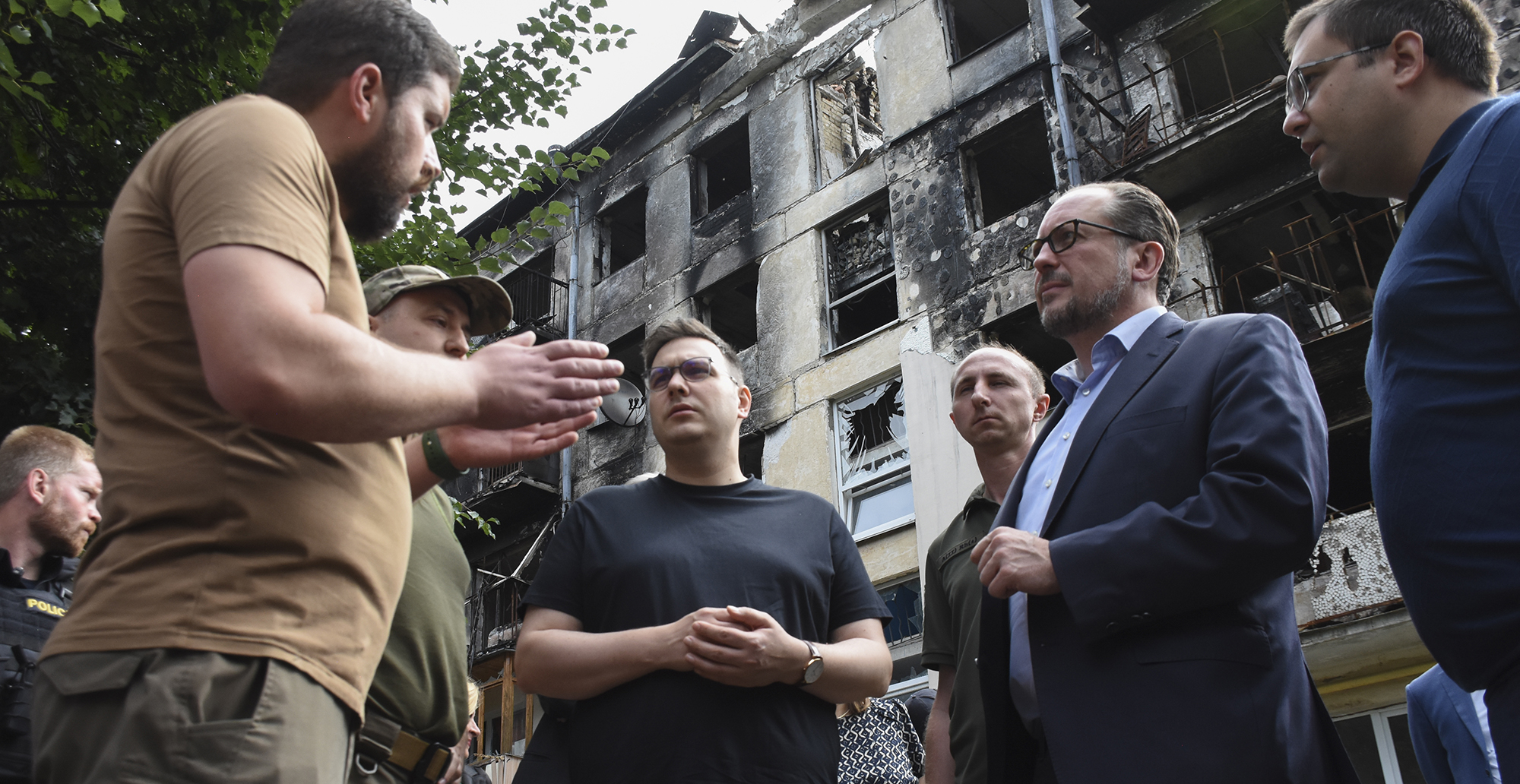 US to send four more advanced rocket systems; EU approves ban on Russian gold