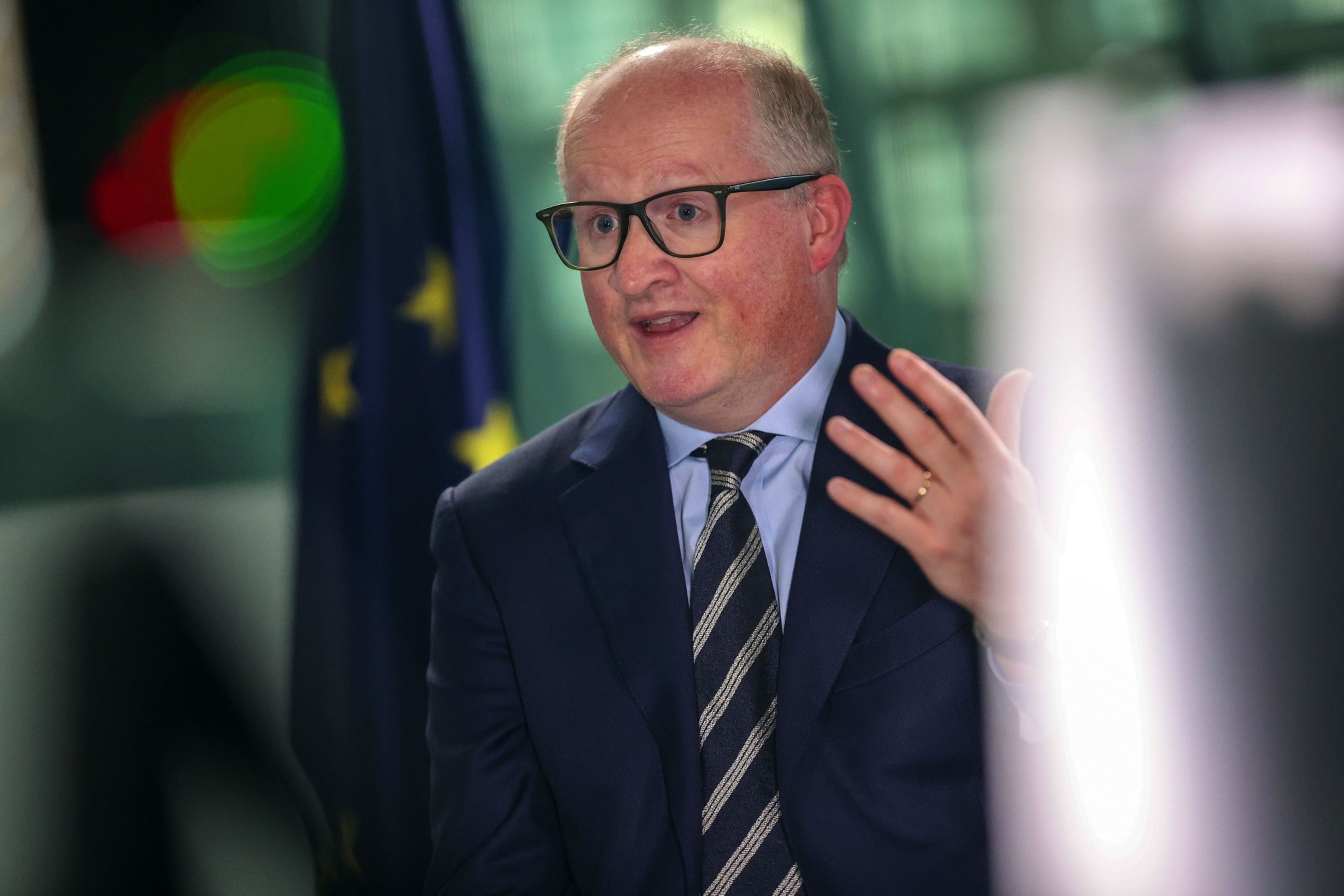 ECB’s Lane Urges ‘Steady Pace’ of Rate Hikes to Minimize Risks