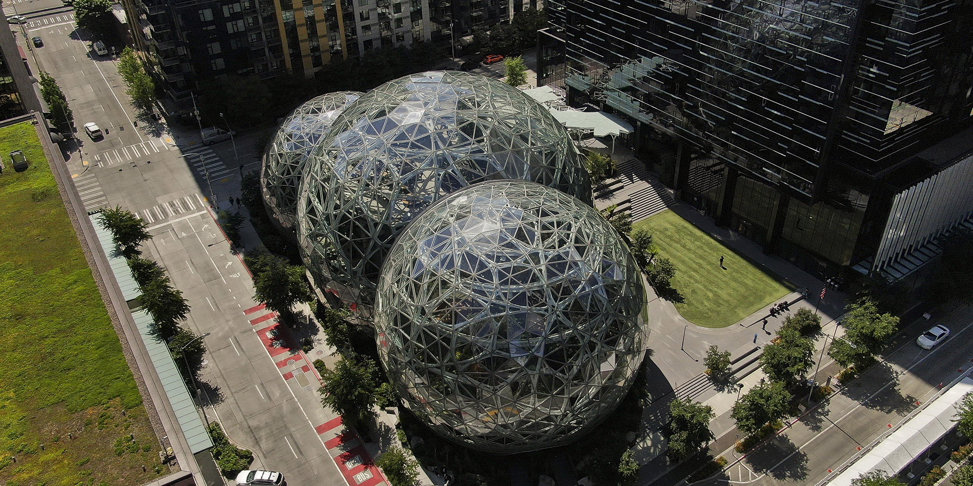 Amazon says its planet-warming carbon emissions grew 18% in 2021