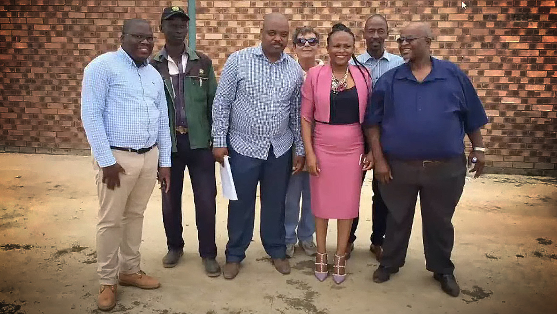 Mpofu feels 'ambushed' as photo confirms that witness was with Mkhwebane at Vrede dairy inspection