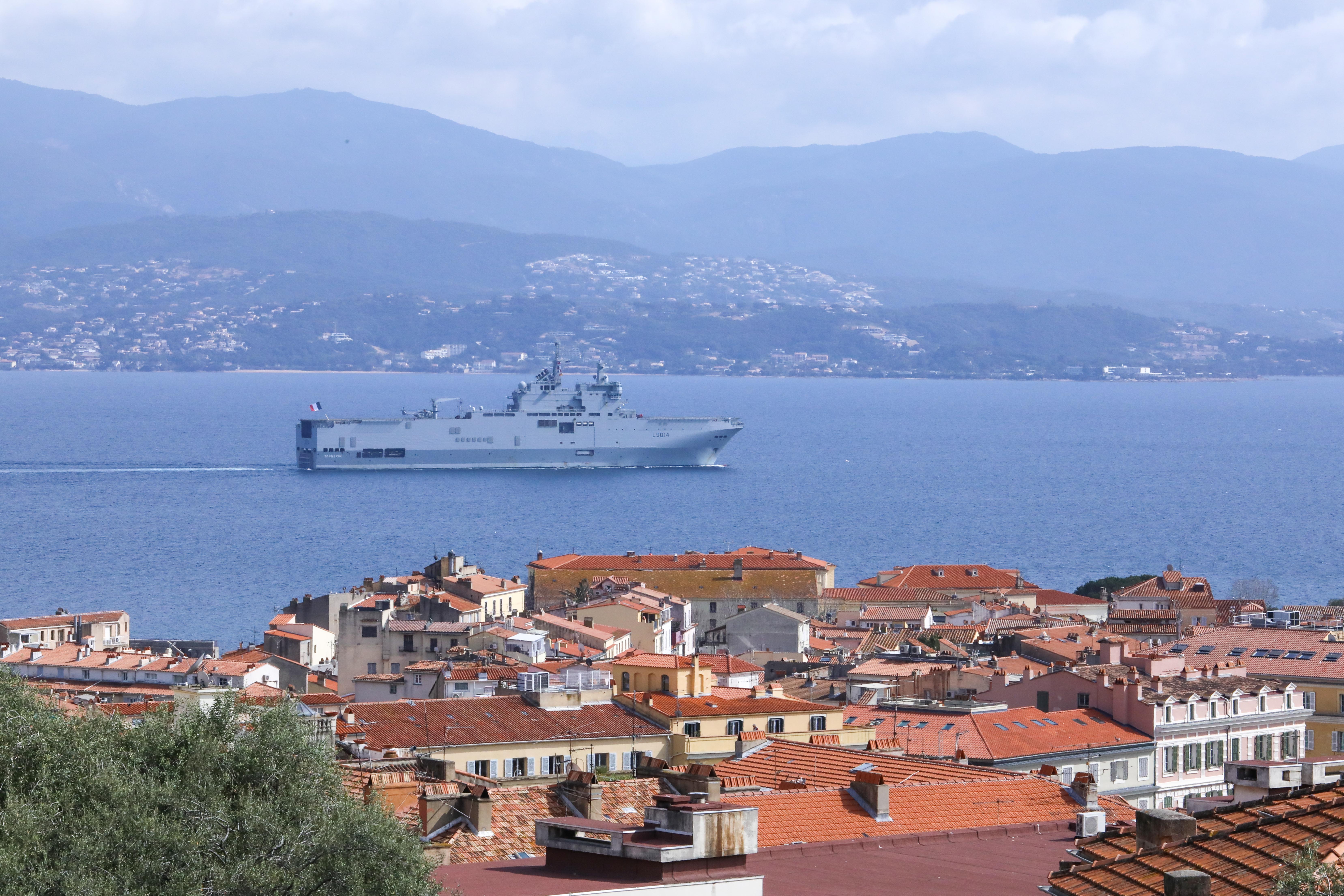 Evacuation of patients by an helicopter carrier of the French Navy from Ajaccio