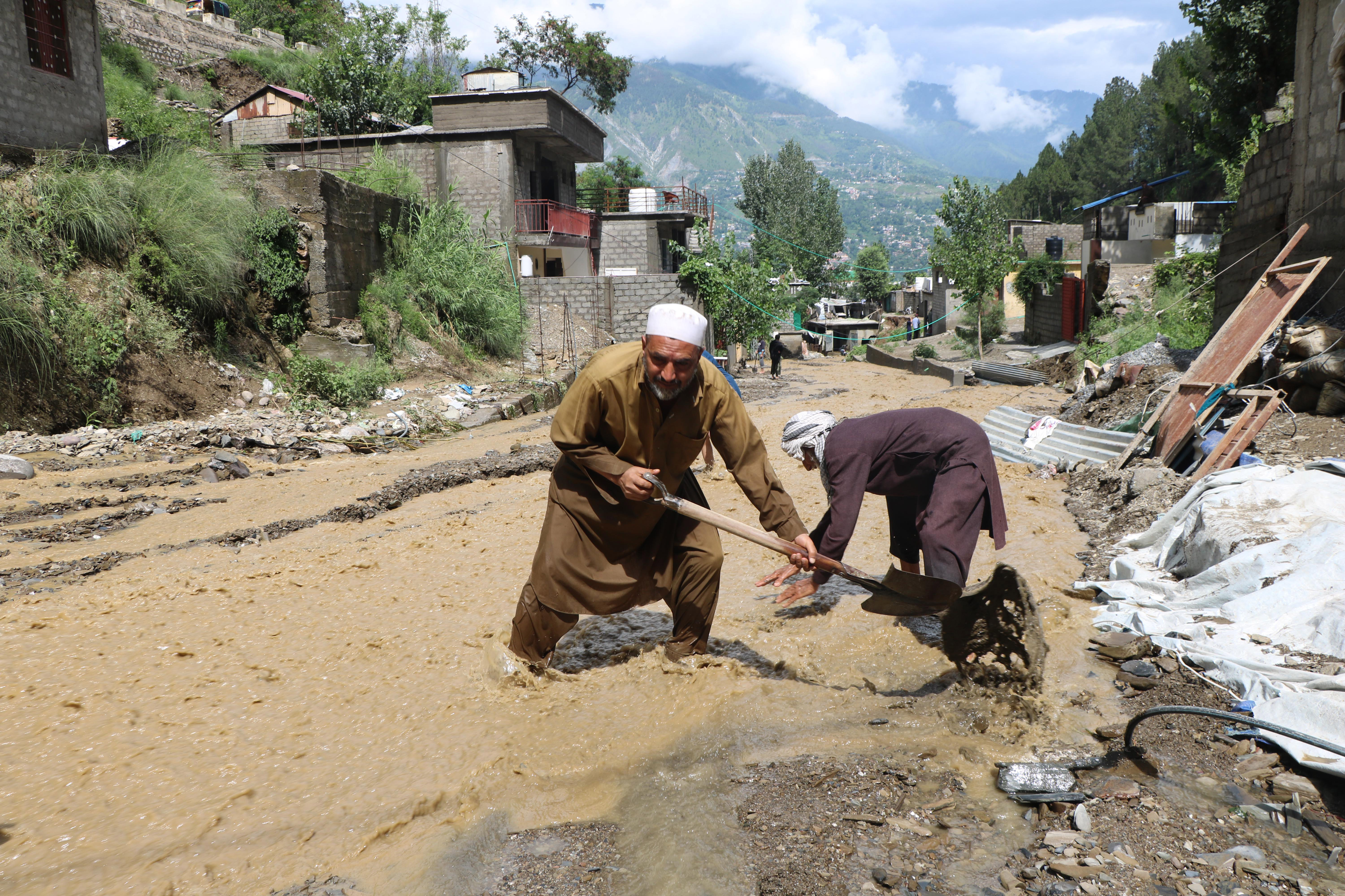 Floods and landslides in Indian Kashmir kill 60, over 200 missing