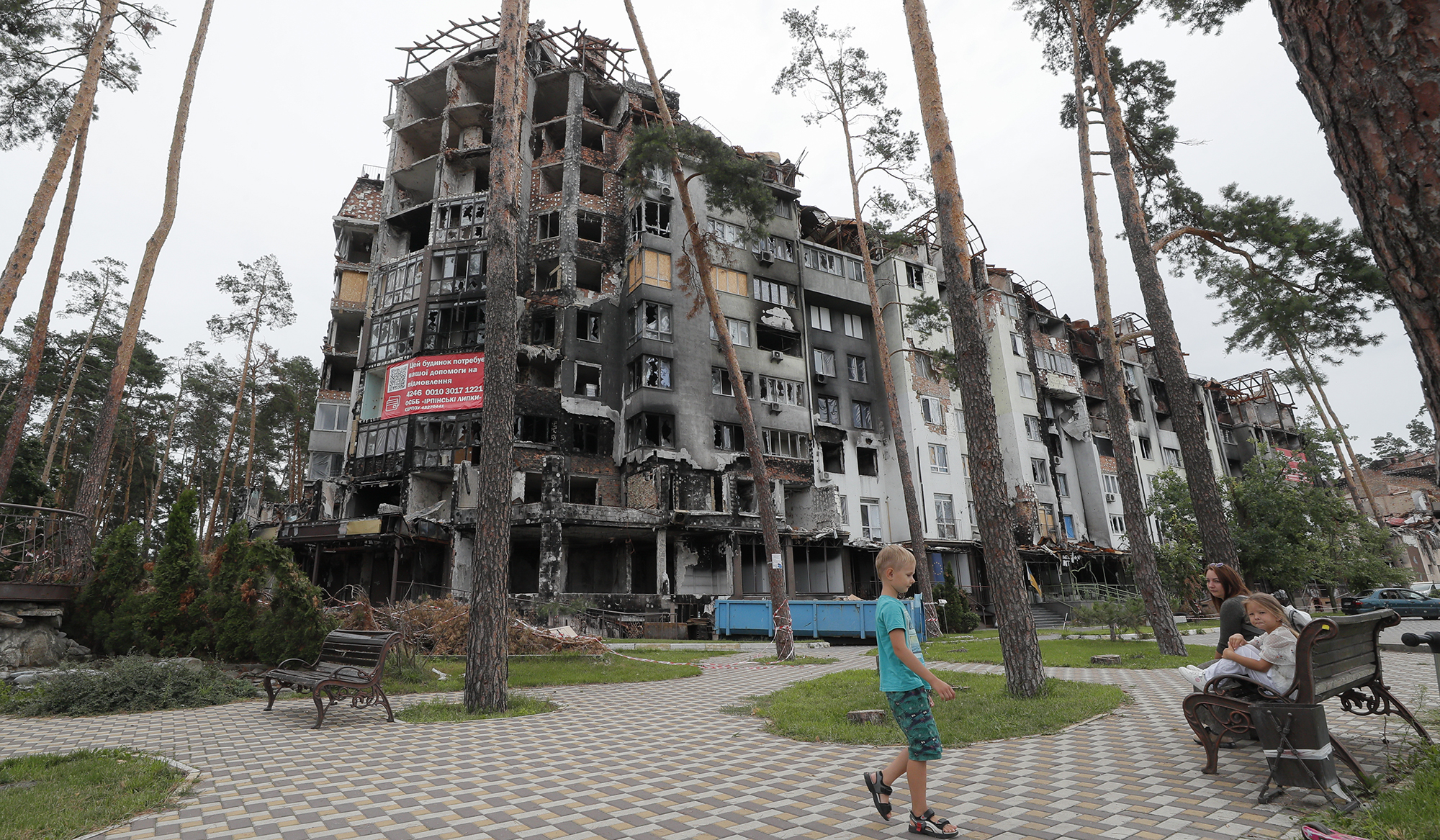 Russian oil halted on central European pipeline; explosions rock Crimean air base