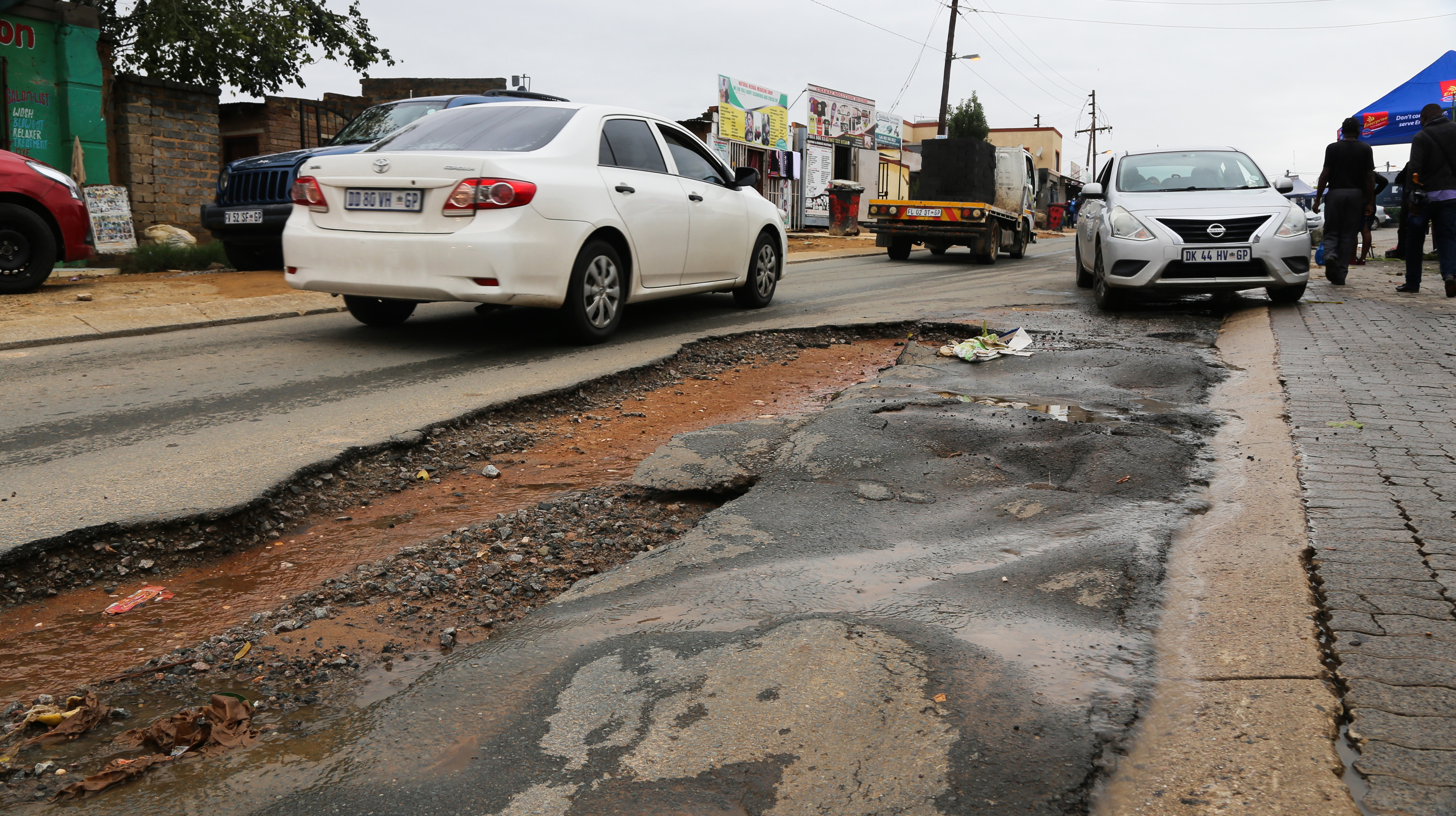 What happens in Joburg now? No mayor can stop our city from breakdown