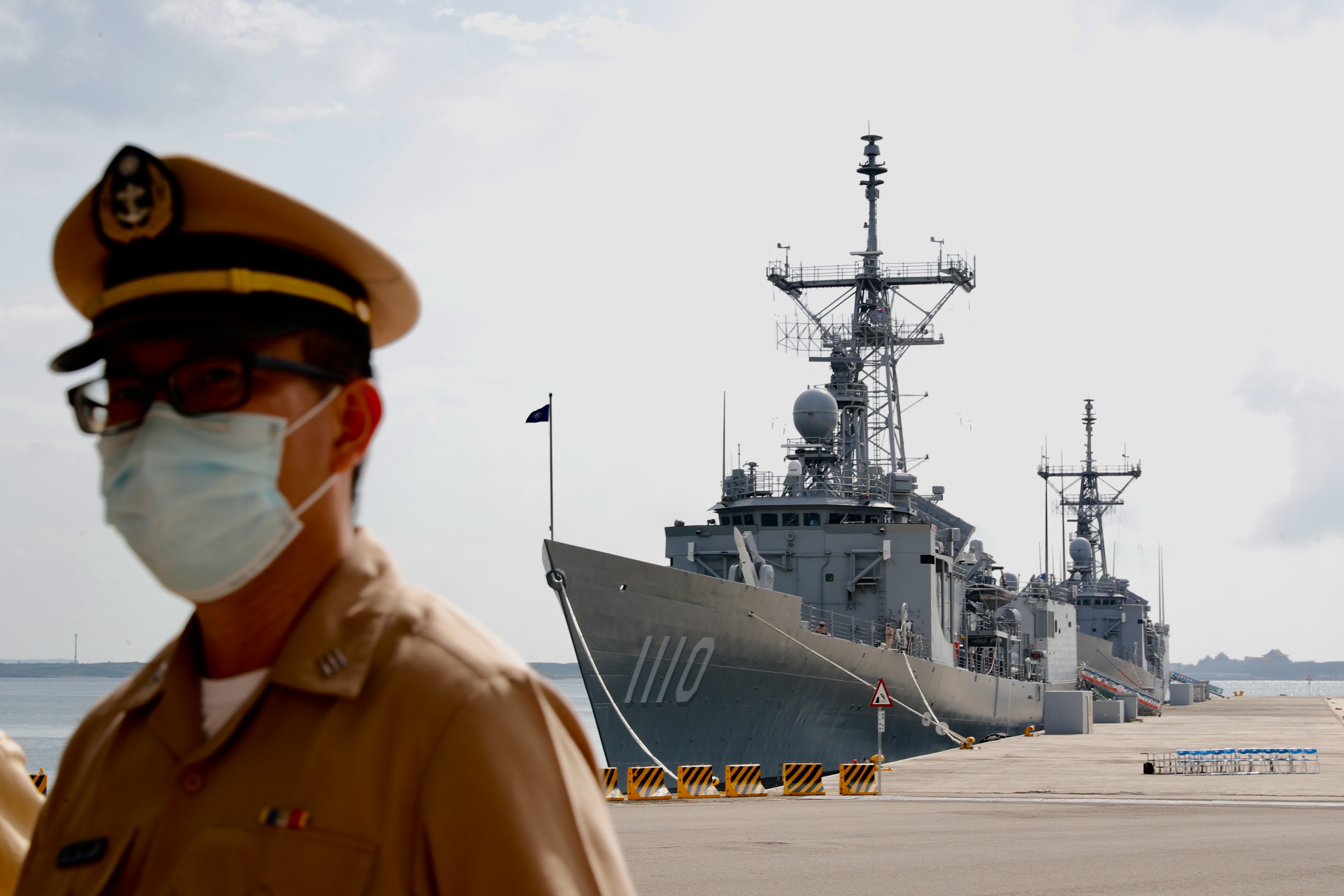 Taiwan's president visits soldiers in Penghu island
