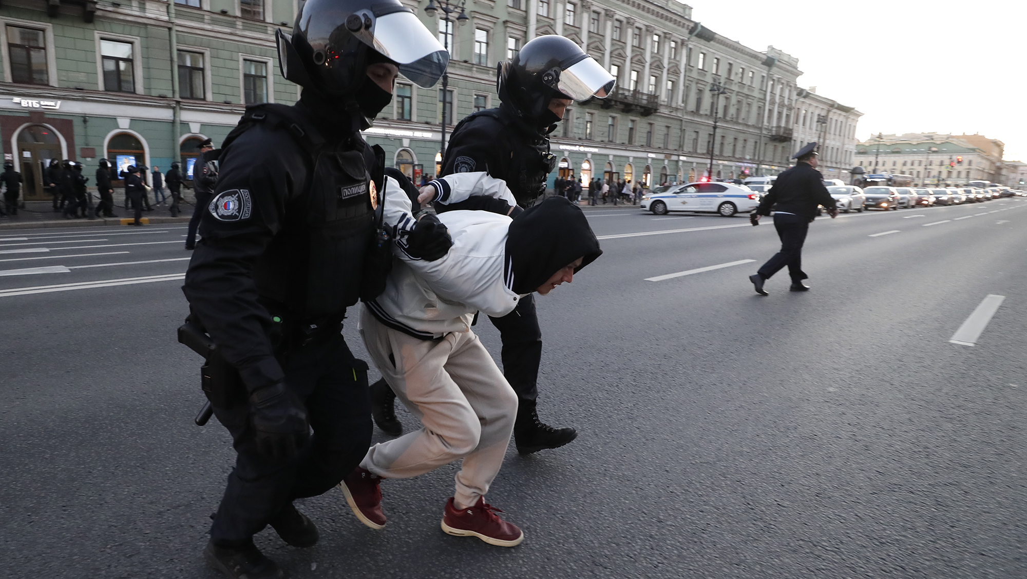 Kremlin says no decision made on closing borders; Russia attacks Odesa region with drones