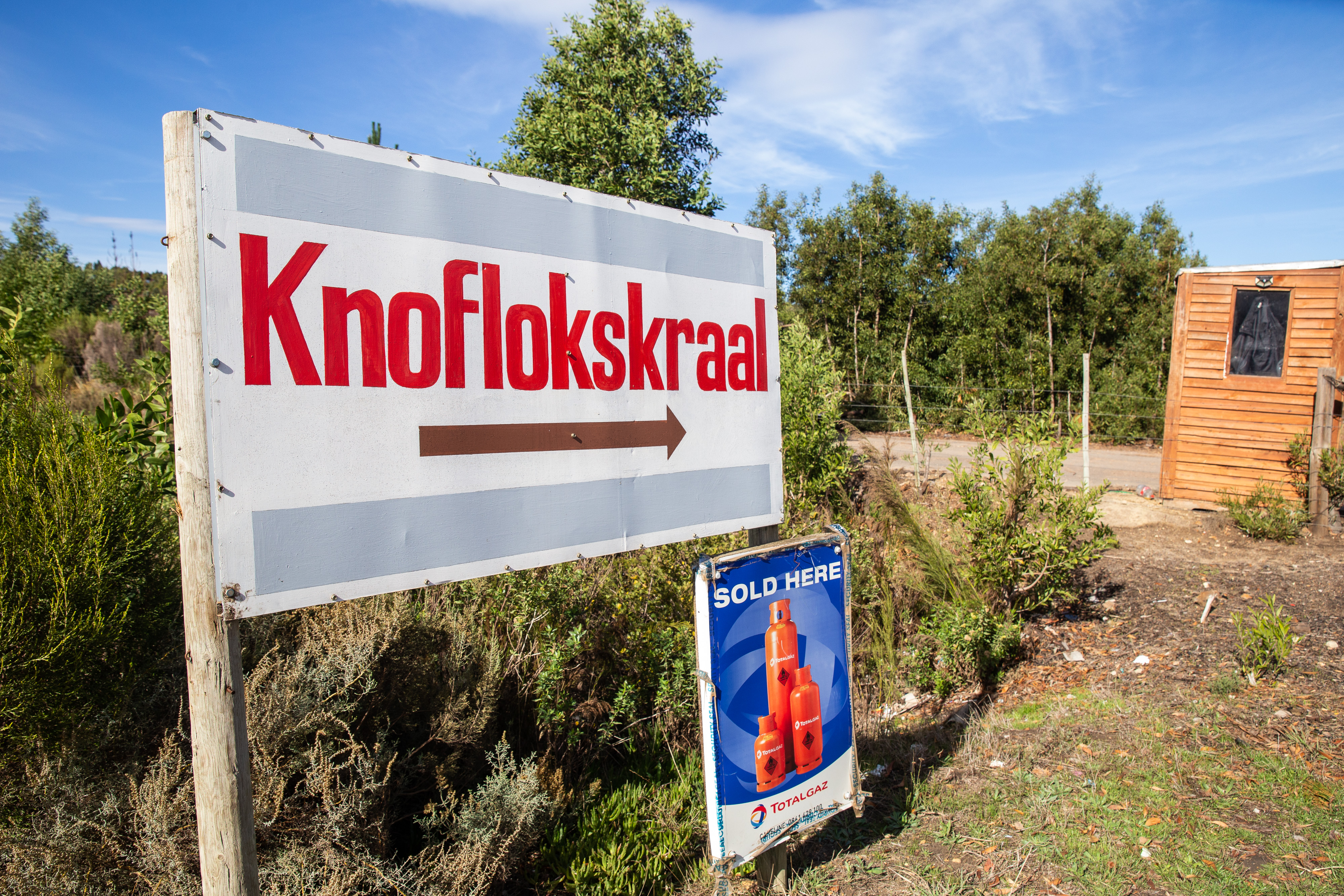 DFFE minister Barbara Creecy washes hands of controversial Knoflokskraal community occupation 