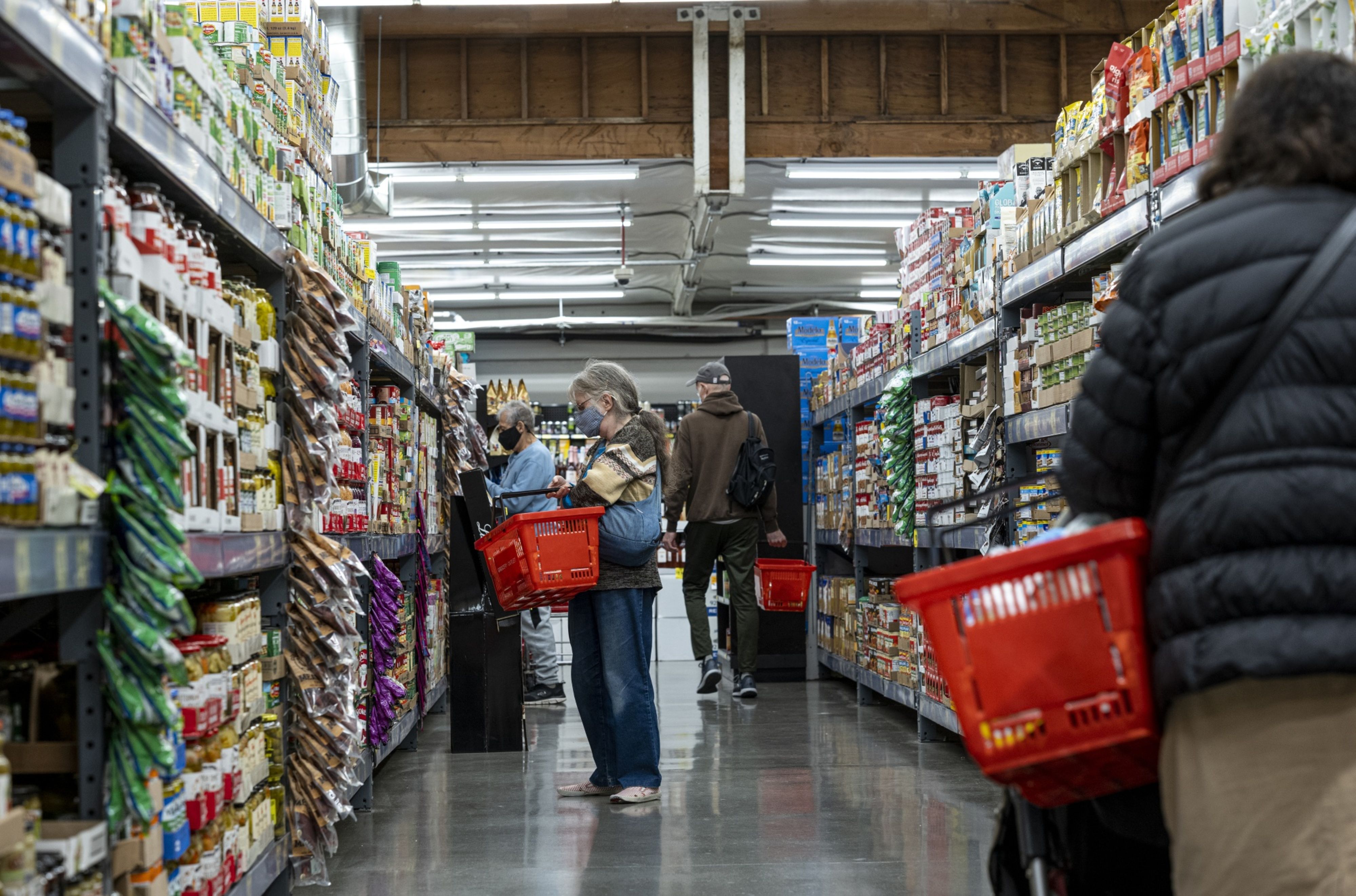 A Grocery Store As U.S. Inflation-Adjusted Consumer Spending Unexpectedly Rose In March