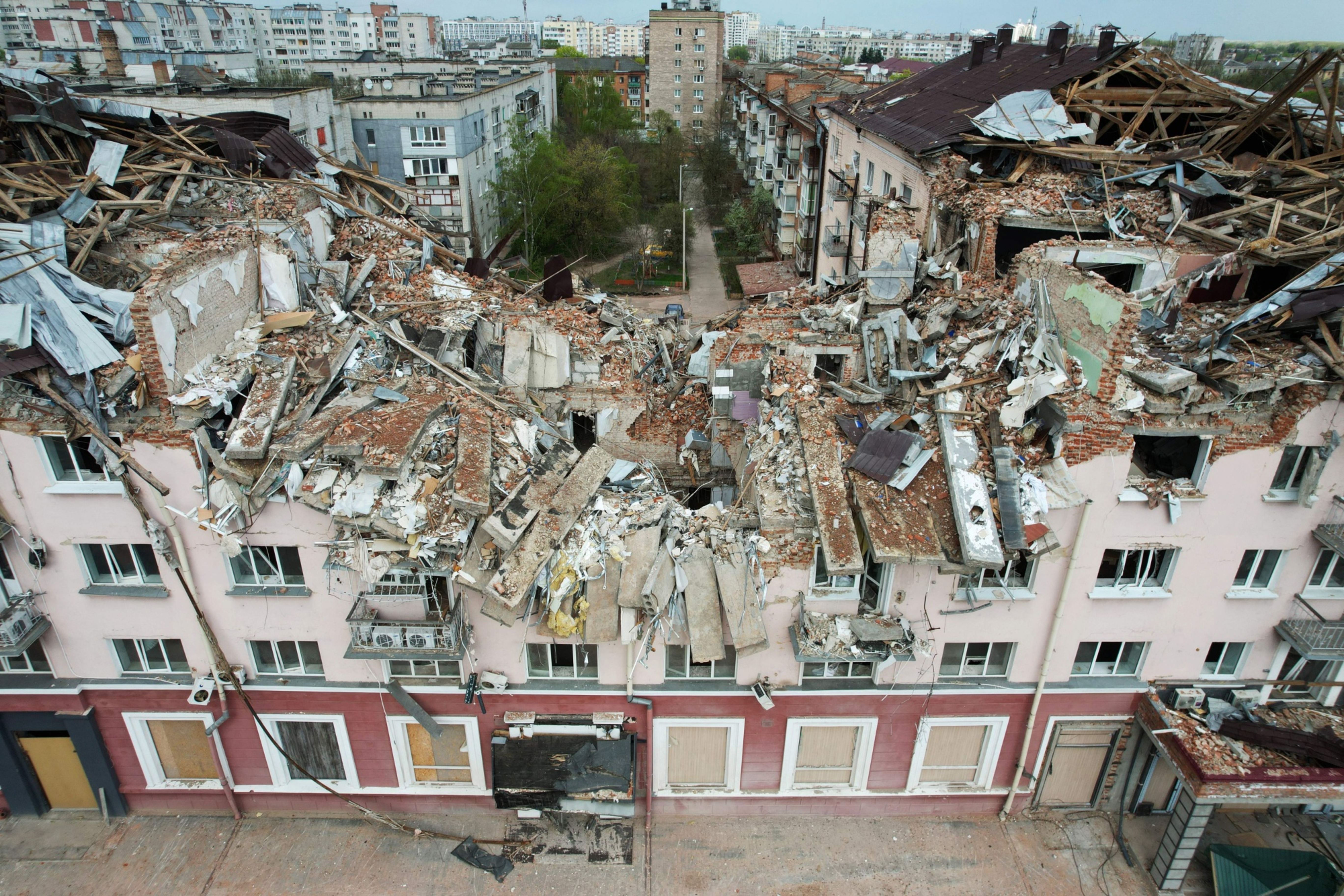 Ukraine Latest: Leaders Meet to Discuss Funds for Reconstruction
