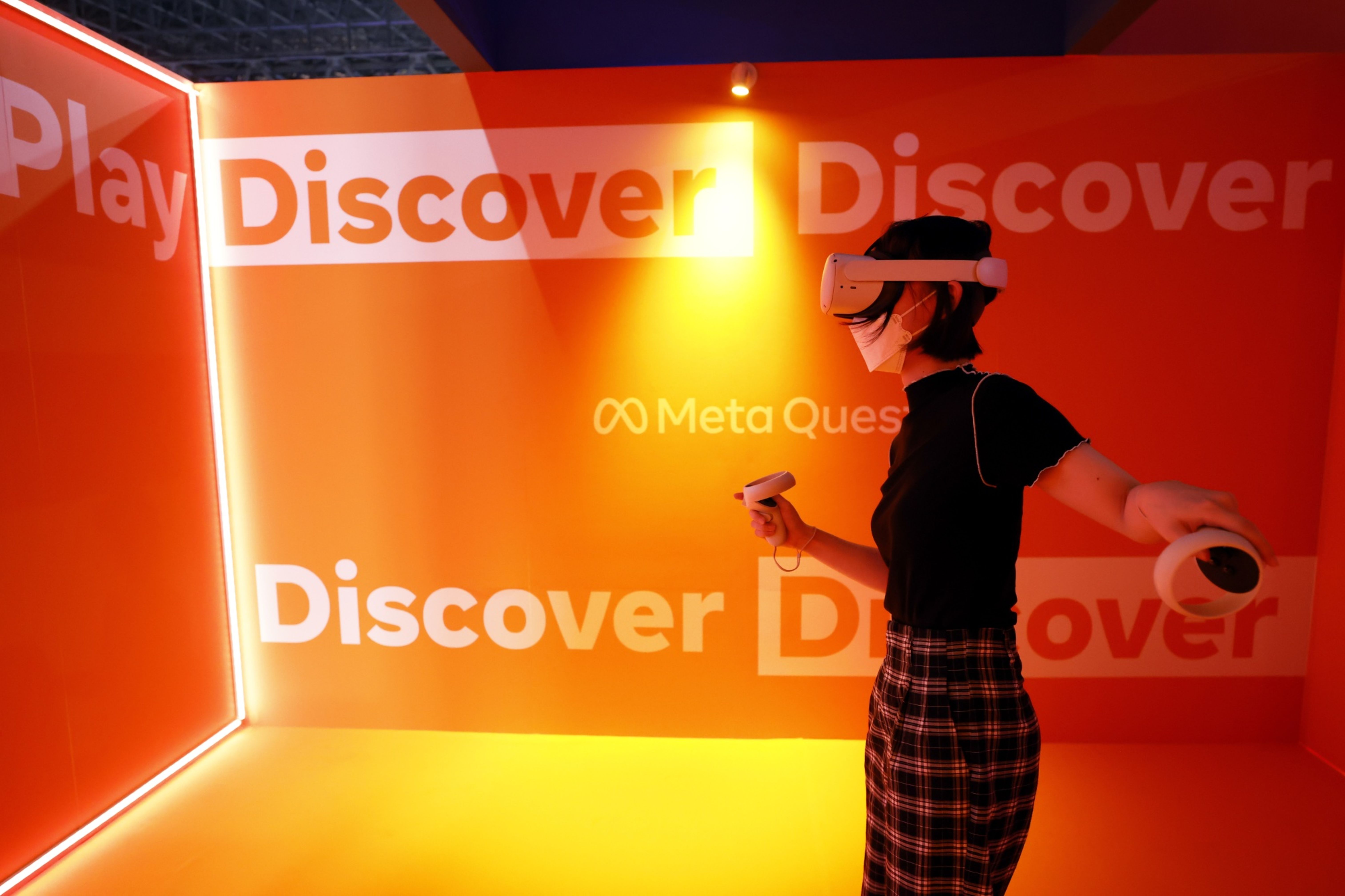 Meta Plummets 25% as Zuckerberg’s Plea for ‘Patience’ Falls Flat