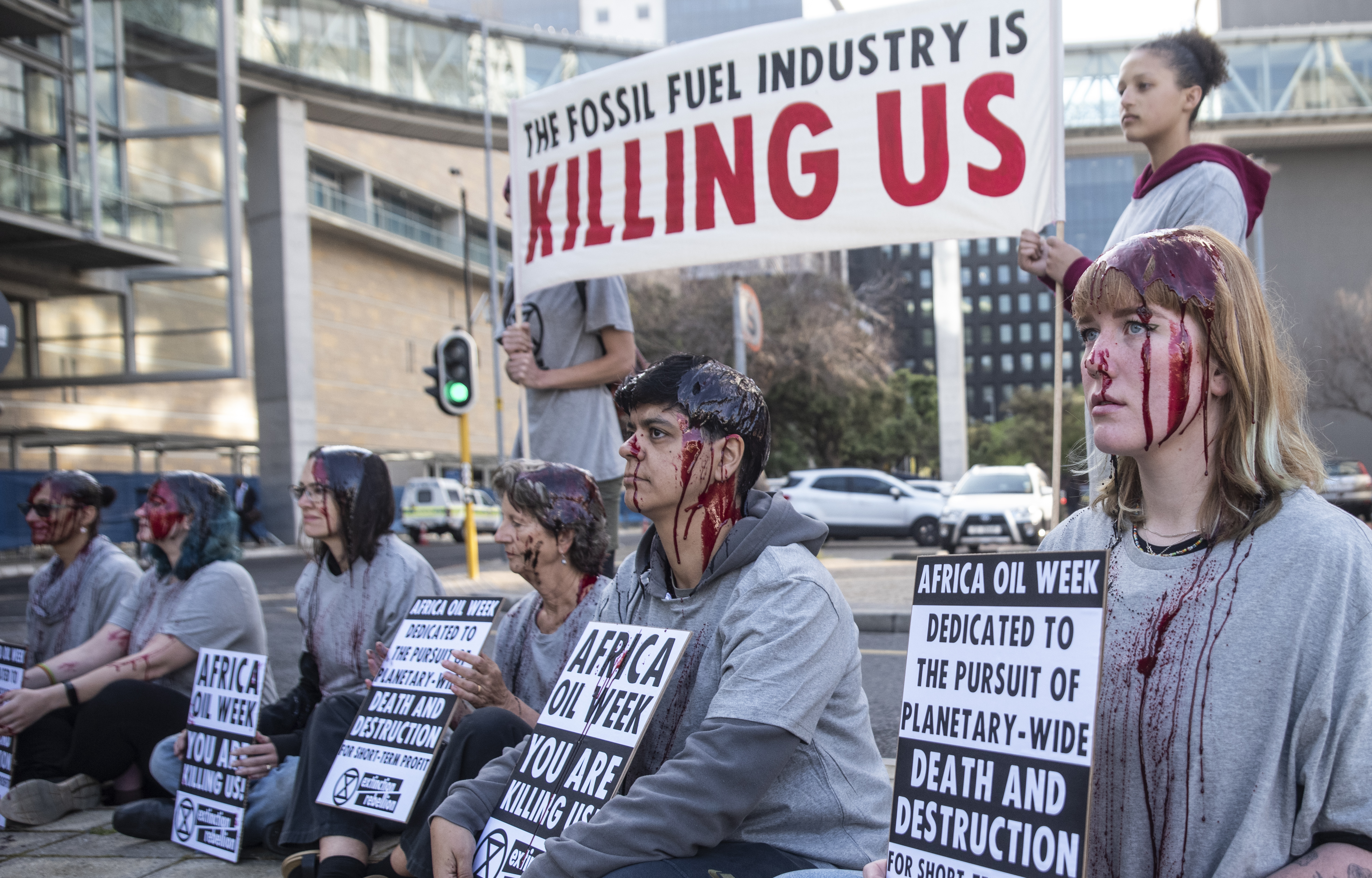 World faces 2.8C rise after 'woefully inadequate' climate pledges, UN says