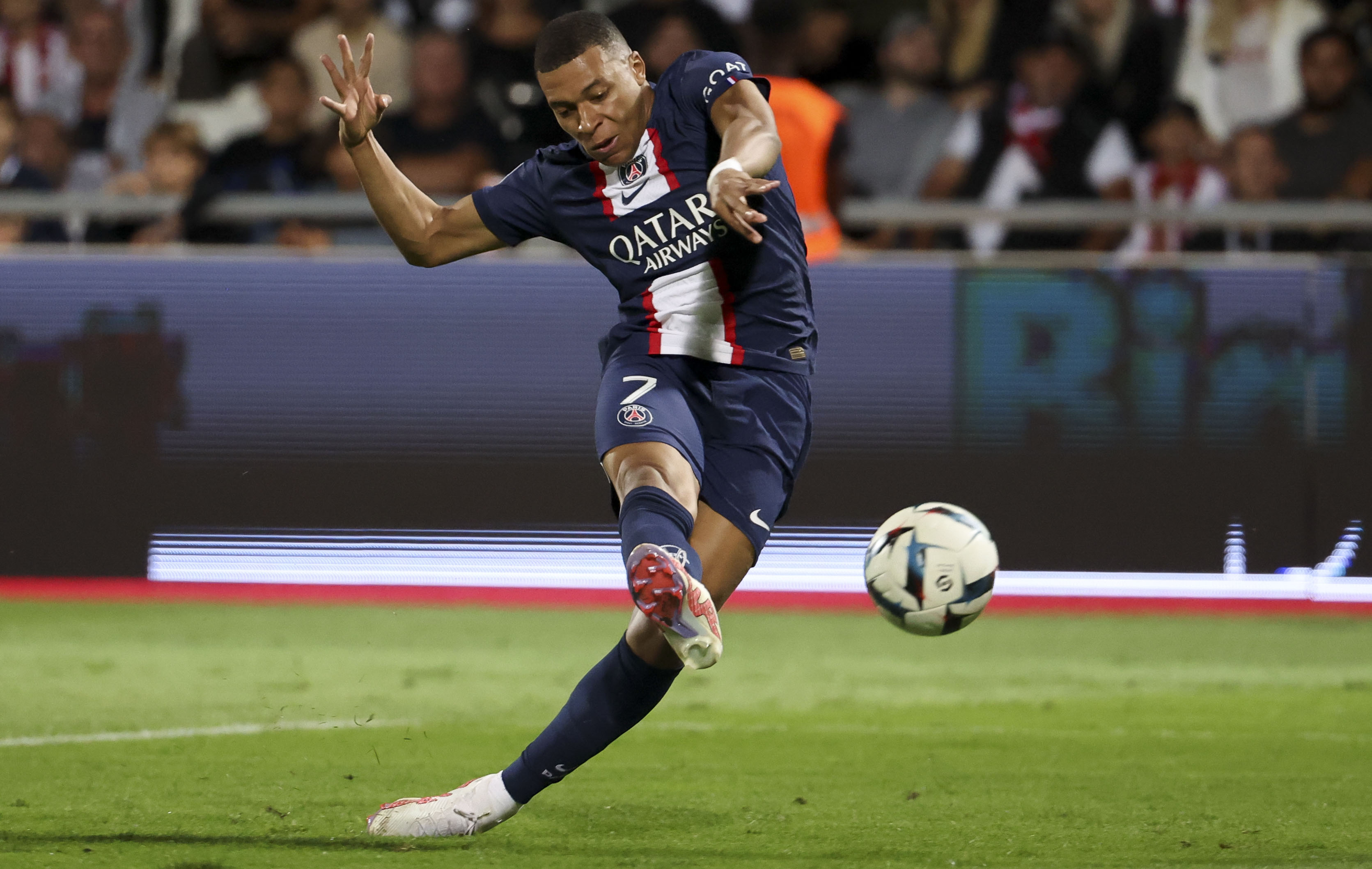 PSG’s Champions League pursuit likely hampered by constant spotlight on Kylian Mbappe