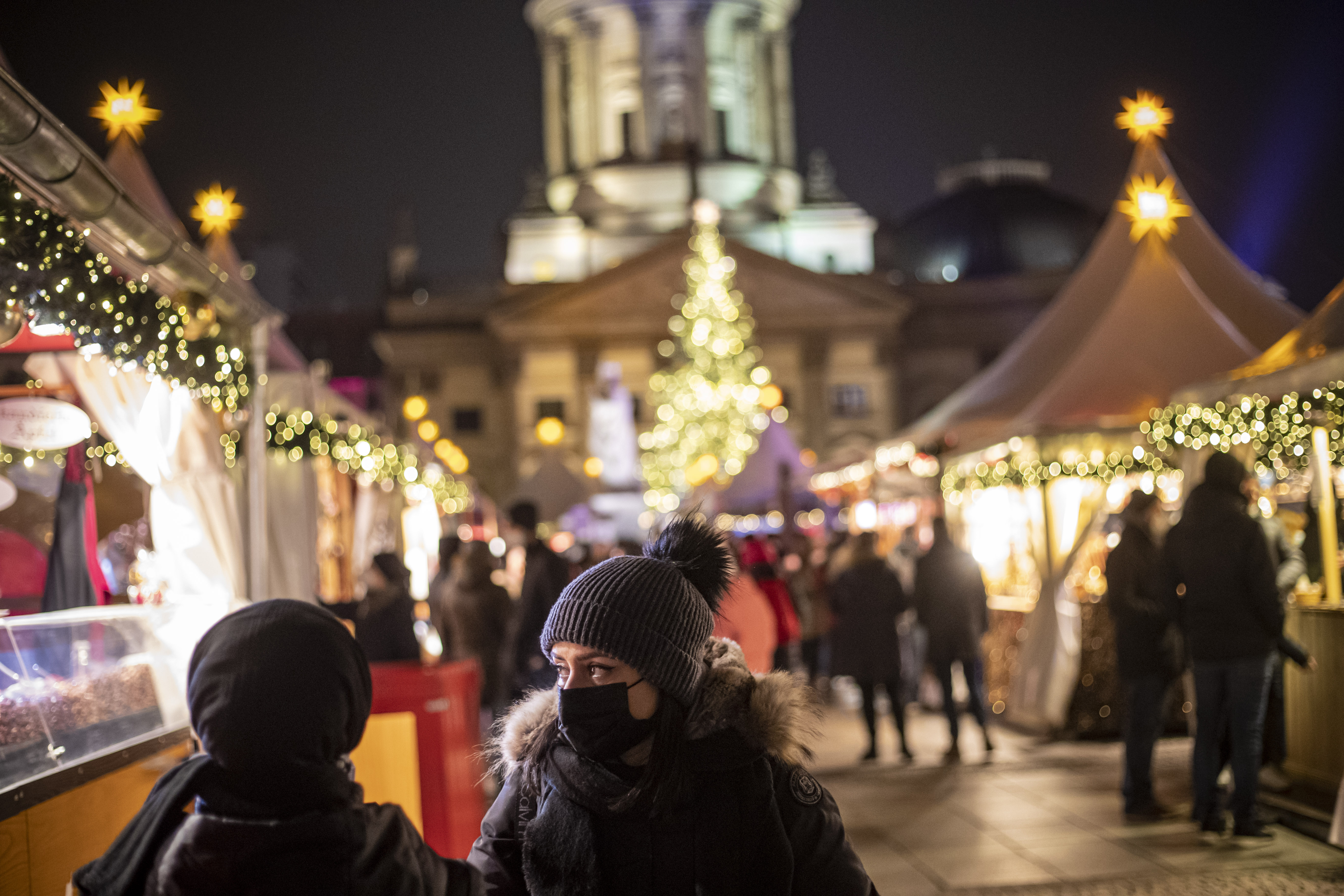 Berlin prepares for Christmas amid Covid-19 surge