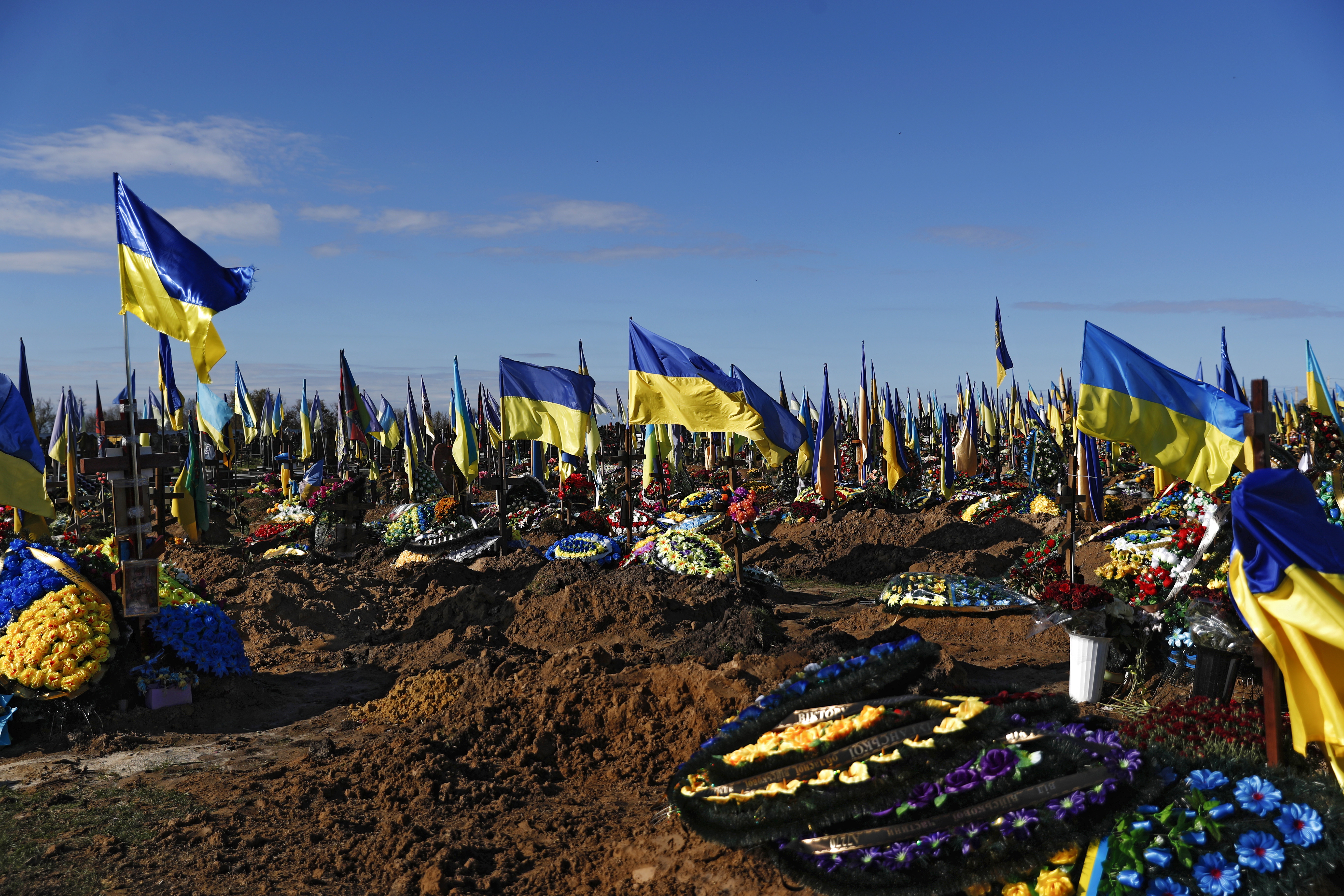 Russia strikes Ukrainian towns, NATO plans Europe air defences