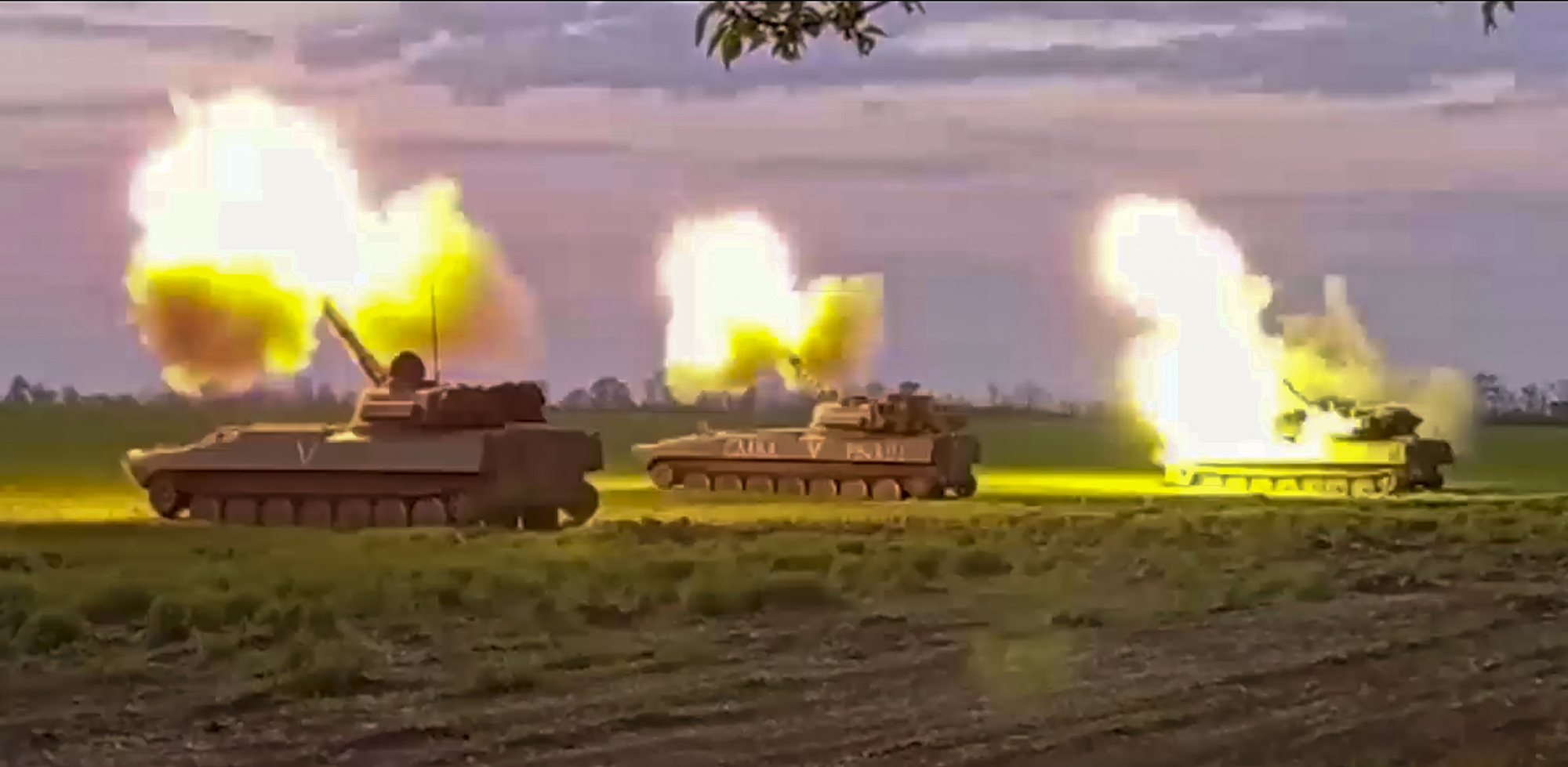 Kyiv troops press forward in south; Russia’s current account surplus widens