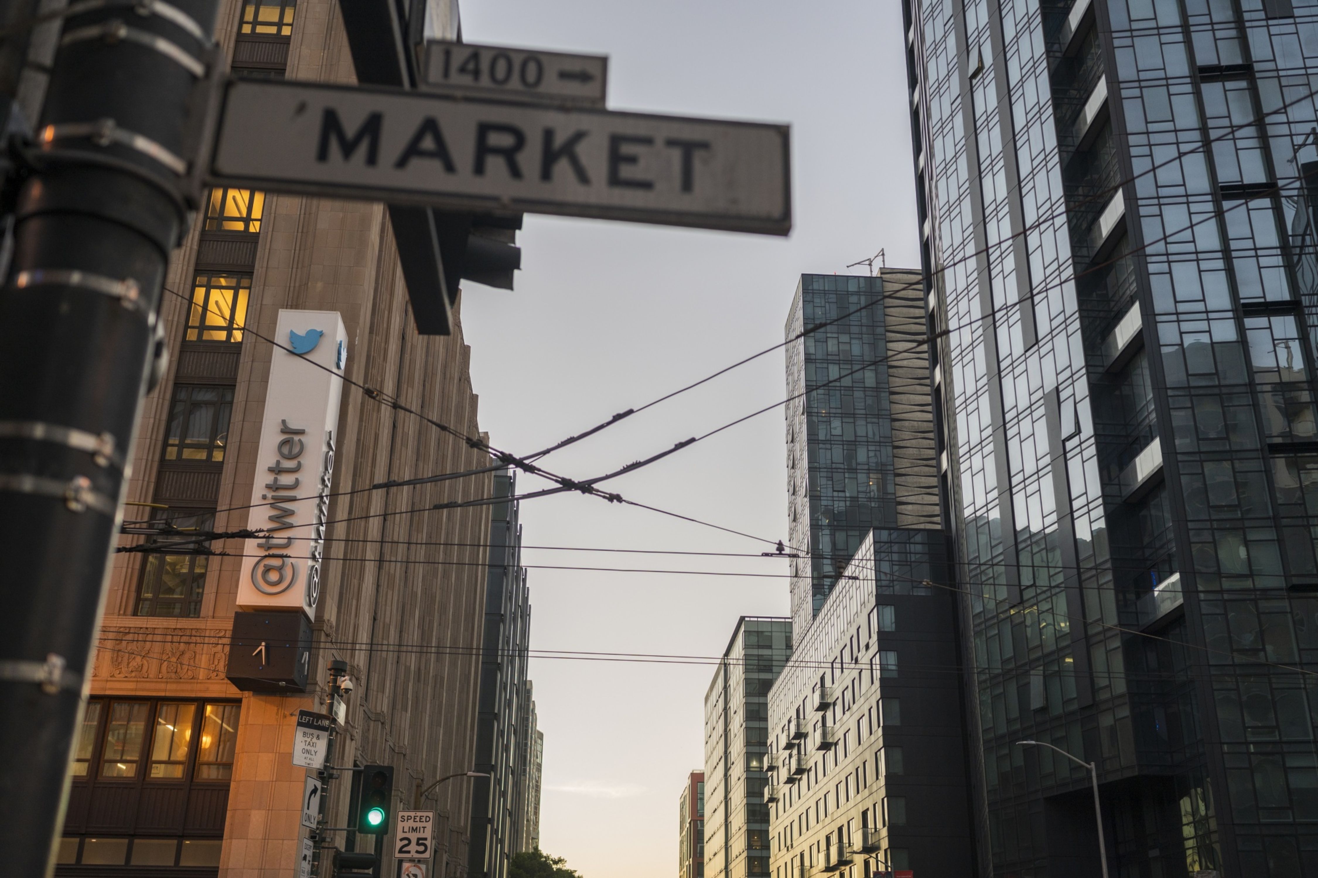 Musk’s first email to Twitter staff ends remote work