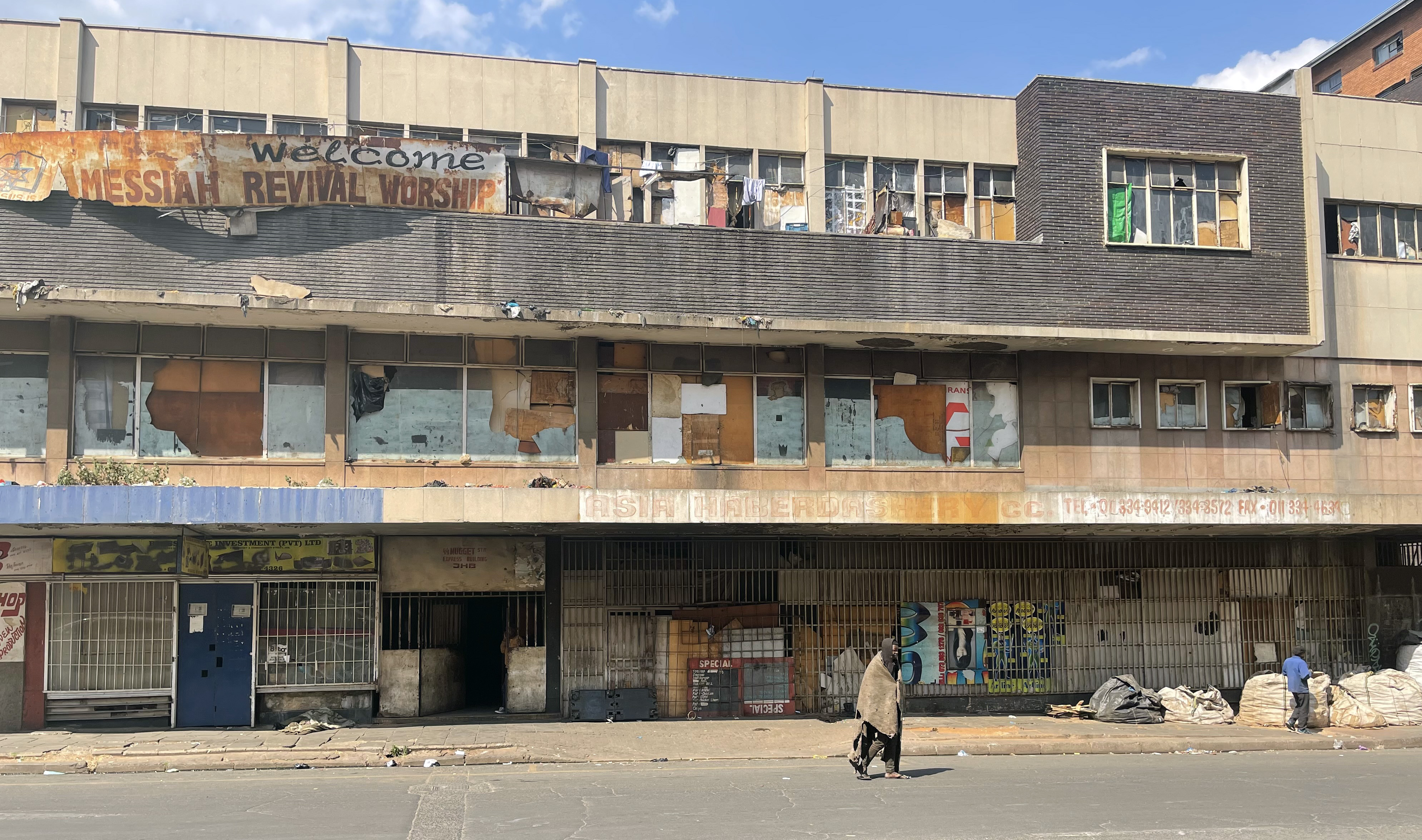Johannesburg CBD fire — What it looks like inside the city's hijacked buildings