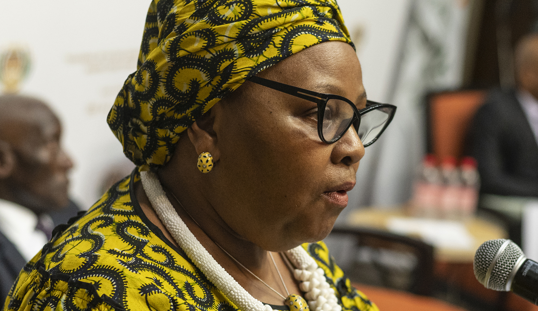 Parliament delays vote on panel’s report by a week in late-night special programming meeting