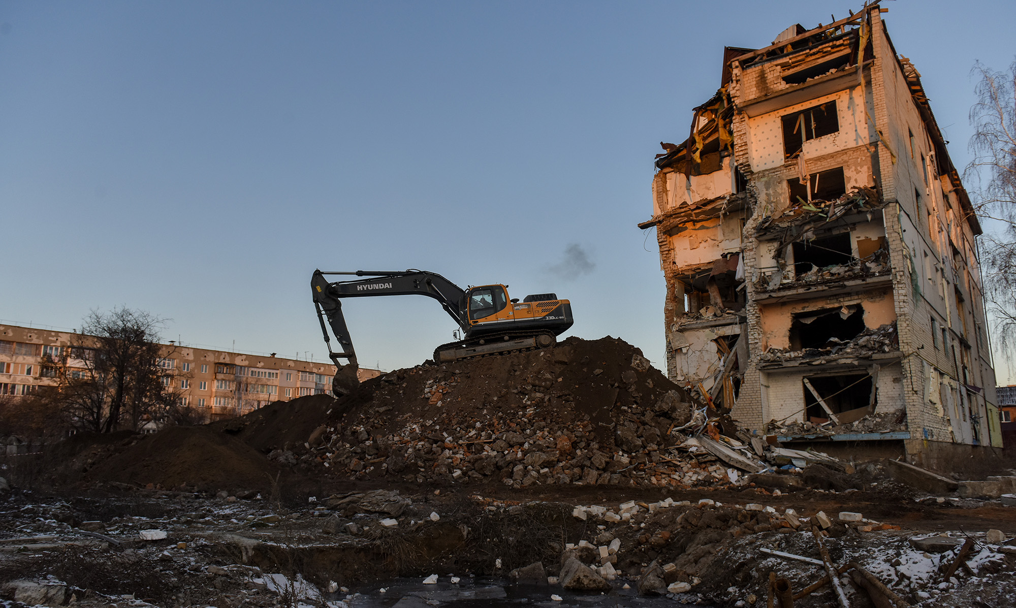 Russia warns on Patriot missiles after striking Kyiv; Zelensky aide reports new prisoner swap