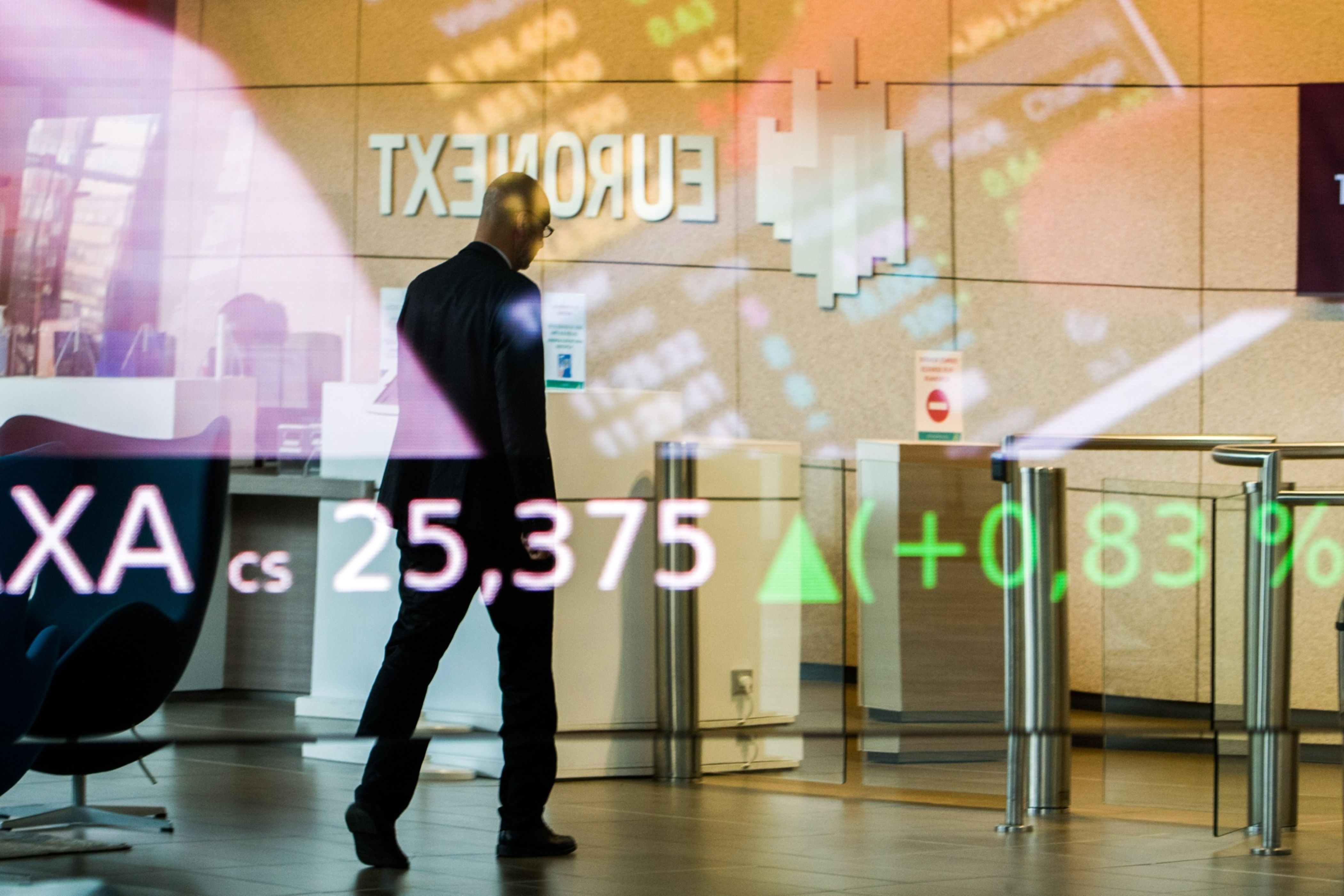 US Stocks Rise Ahead of Fed; Short-Term Bonds Gain: Markets Wrap