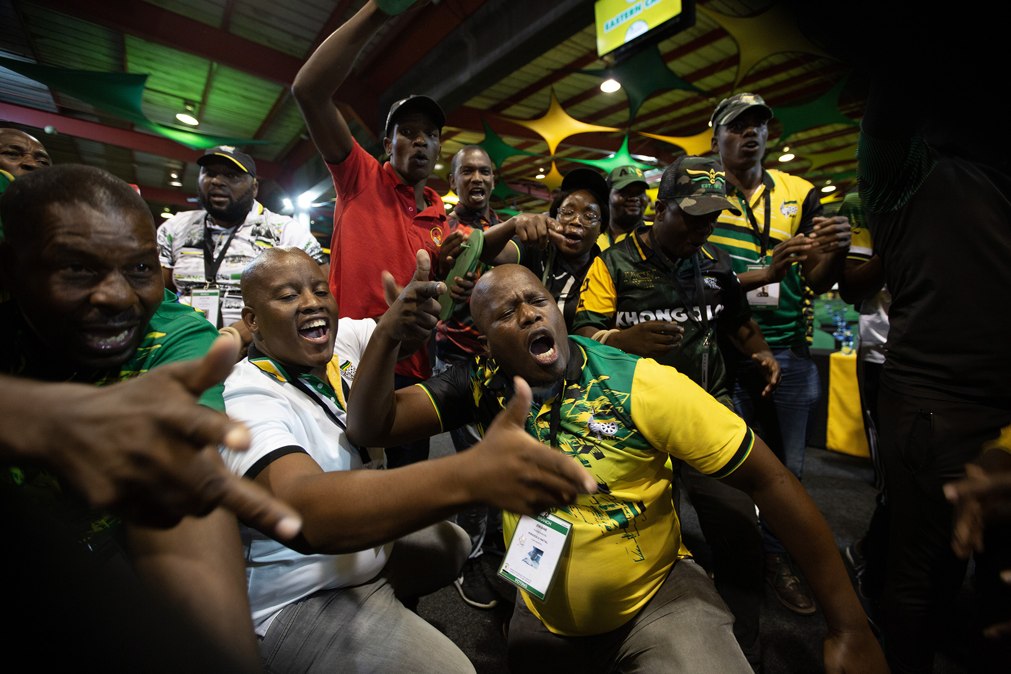 Heckling and huddles — Mantashe and Duma quell Ramaphosa opening speech disruption