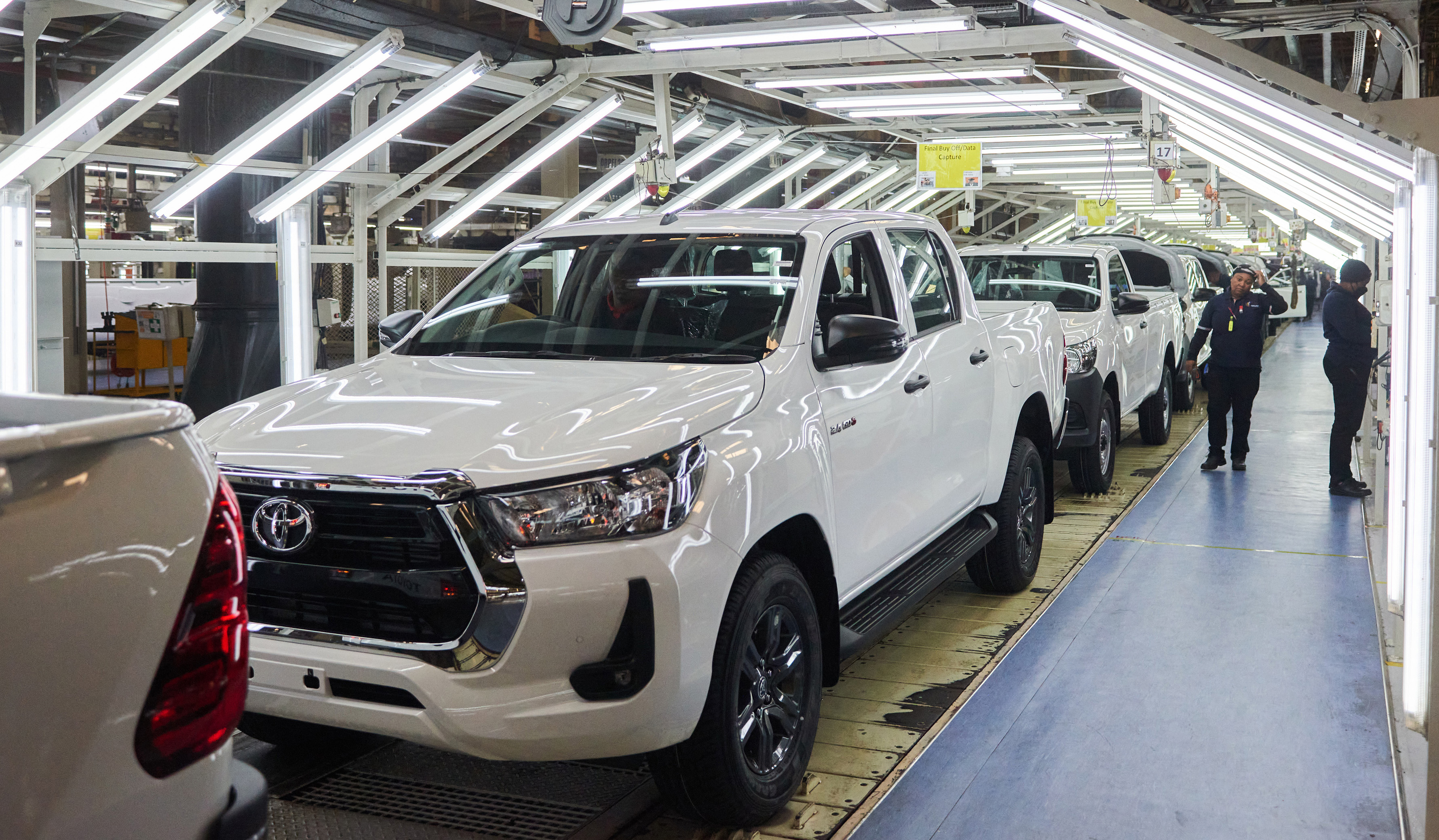 Consumers pull up the handbrake on new car purchases