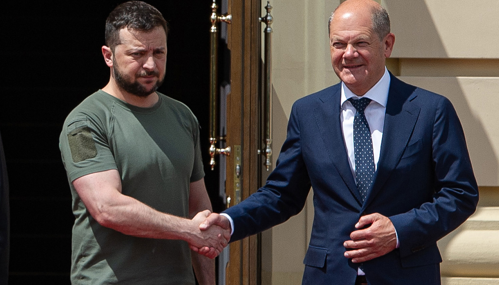 Germany expected to decide on tanks soon; Zelensky dismisses officials in government shakeup