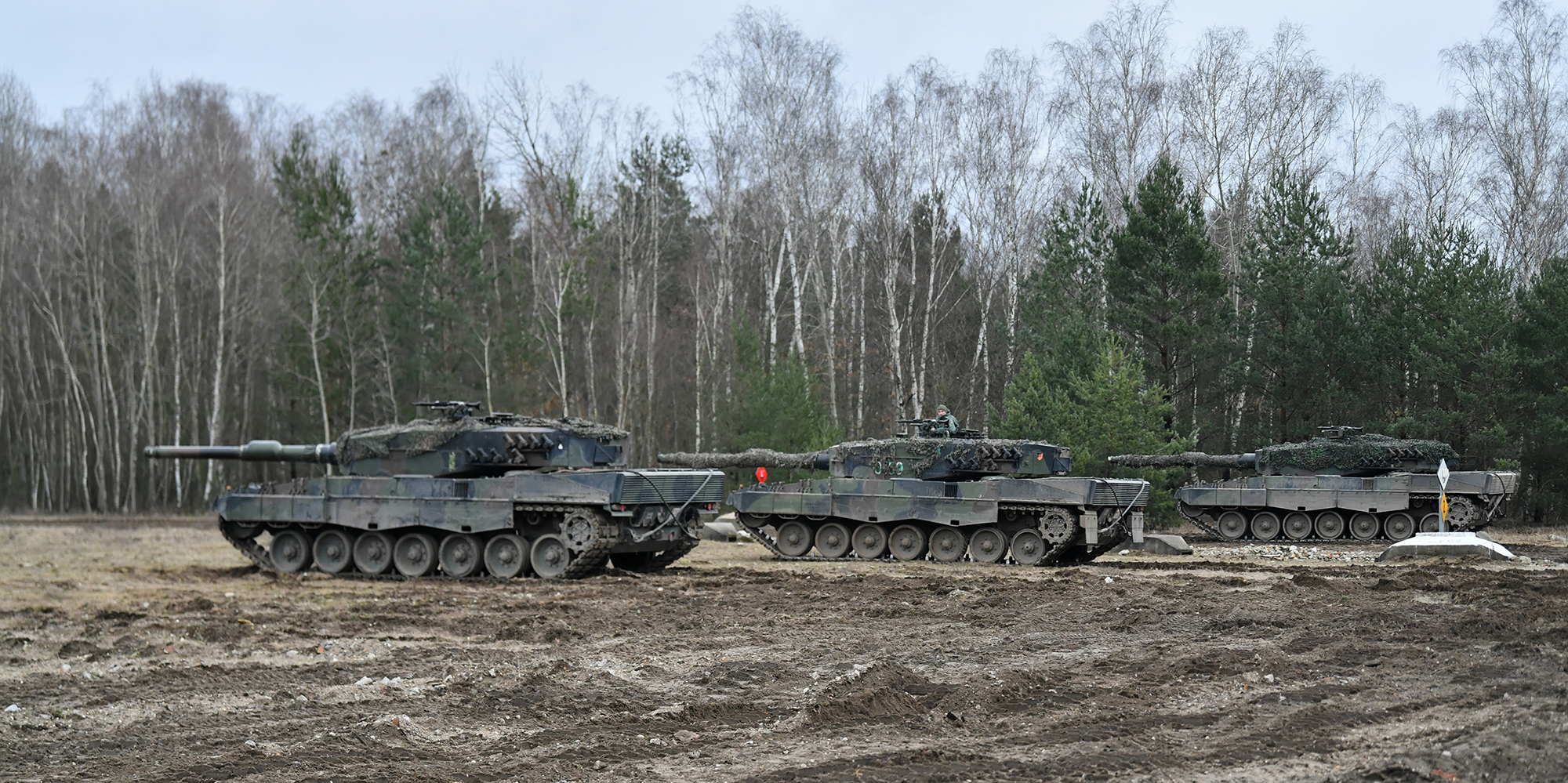 Germany buys tanks, howitzers in jumbo defence order